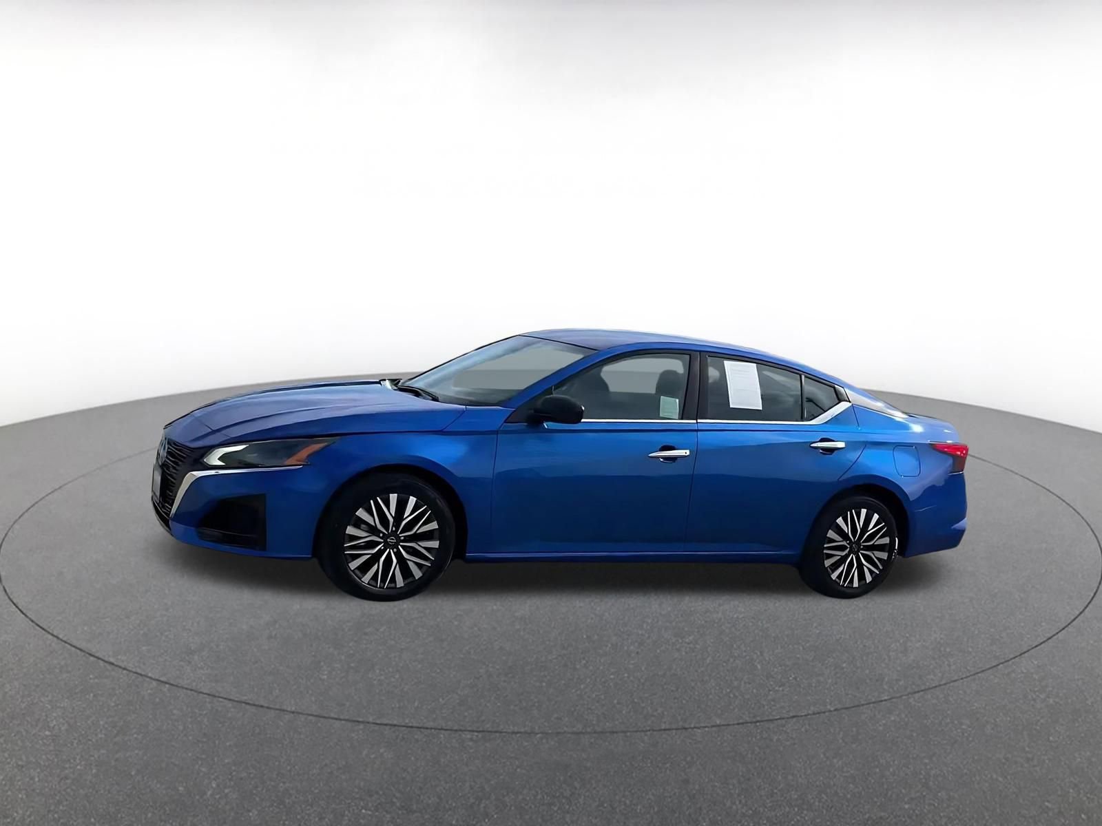 Thumbnail: 2025 Nissan Altima - 8