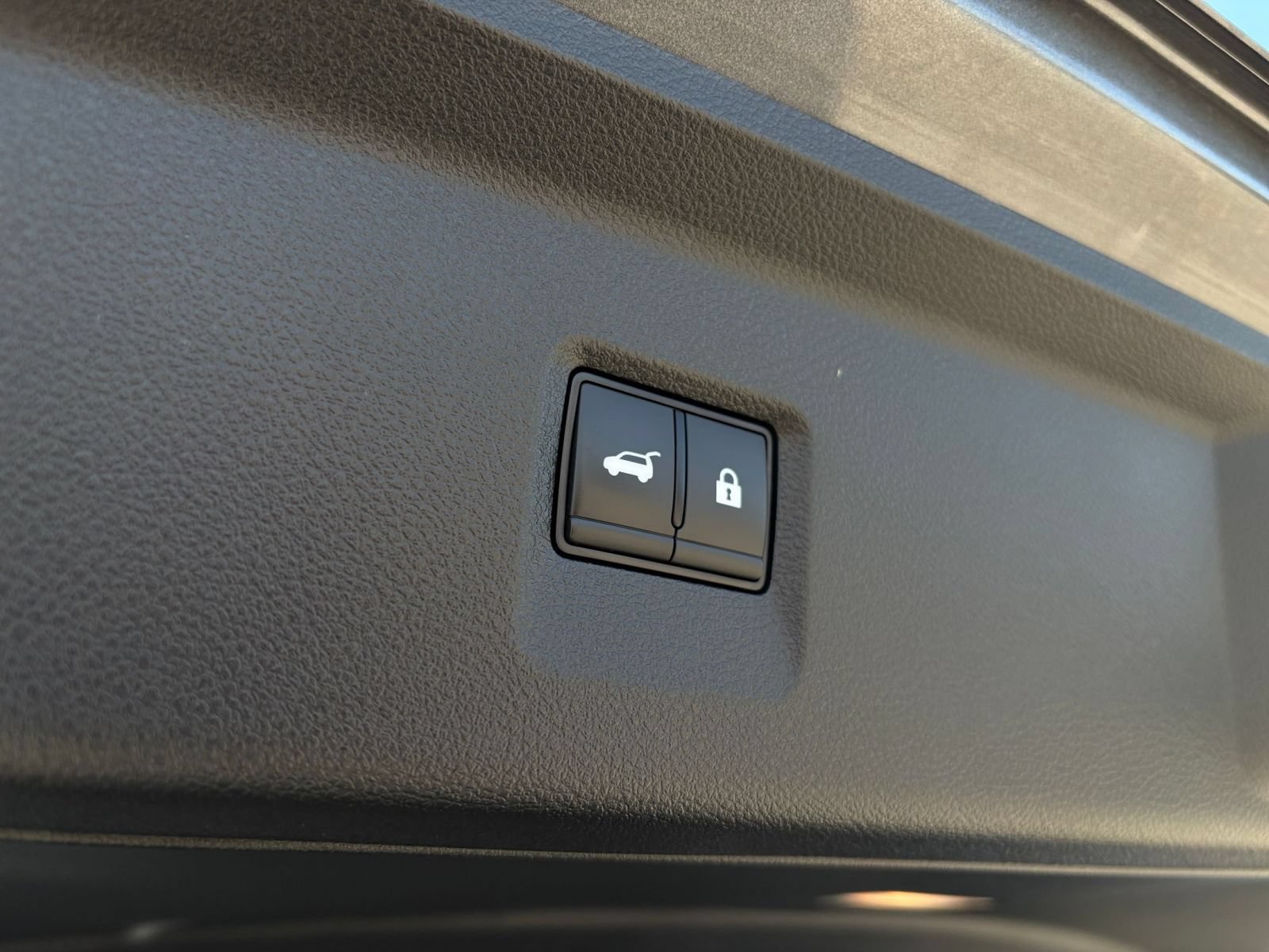 Thumbnail: 2026 INFINITI QX60 - 24