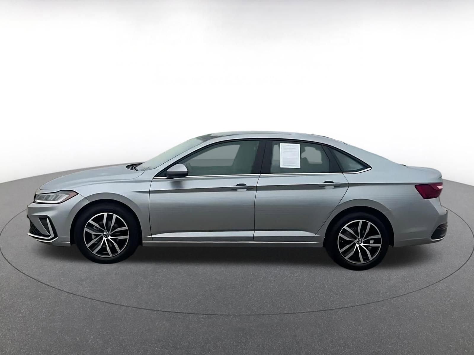 Thumbnail: 2025 Volkswagen Jetta - 12
