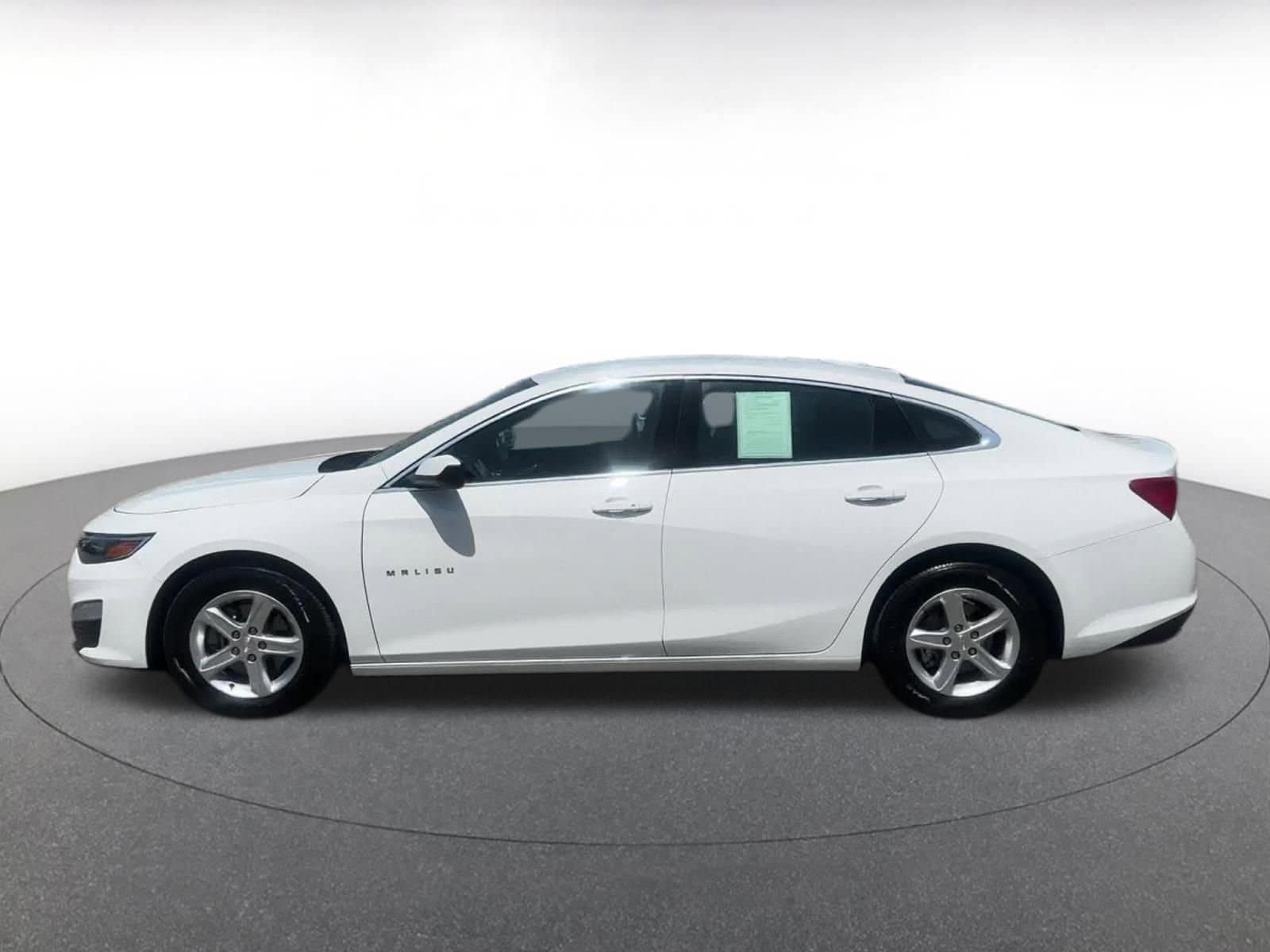 Thumbnail: 2024 Chevrolet Malibu - 8