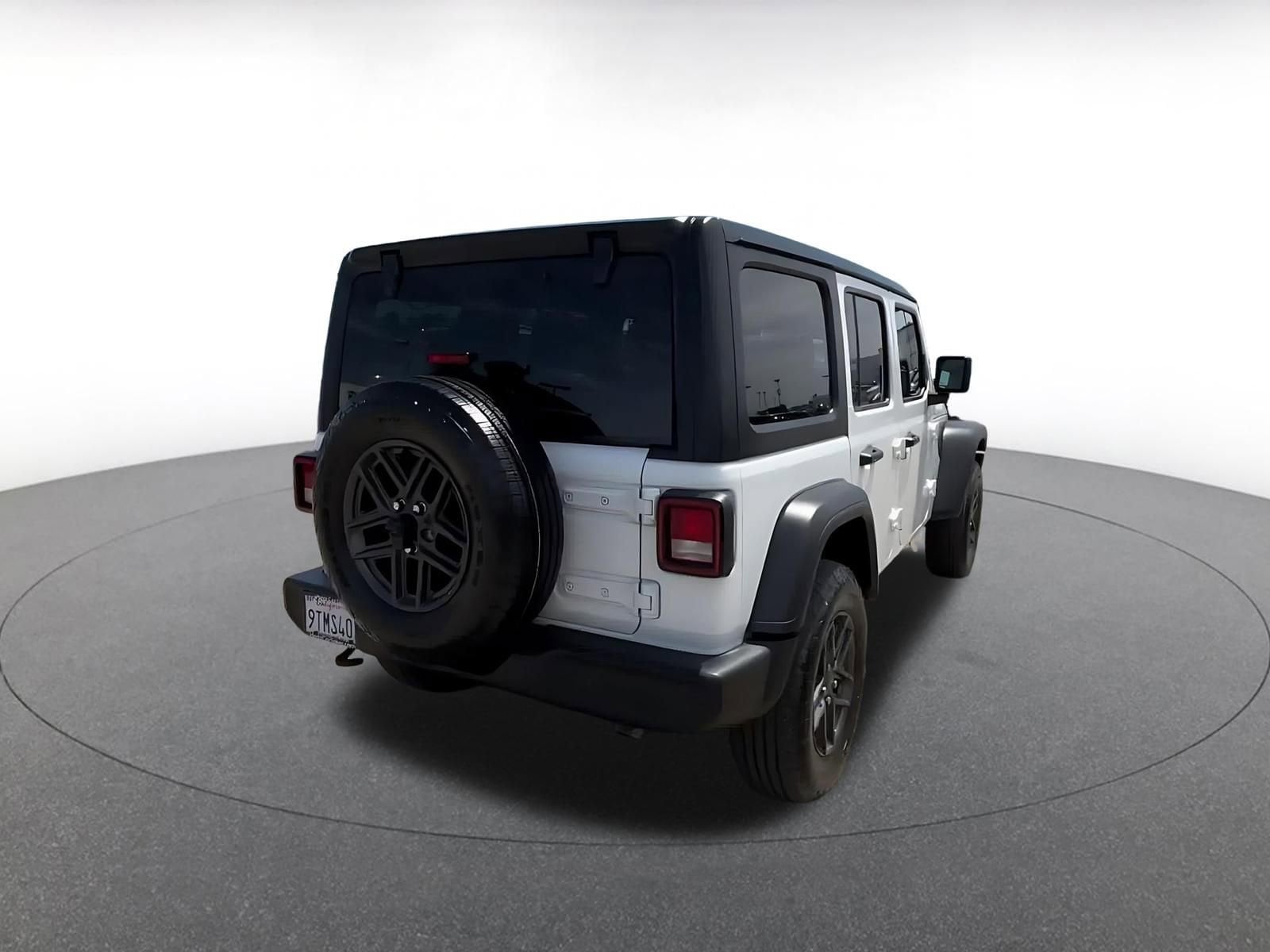 Thumbnail: 2025 Jeep Wrangler - 15