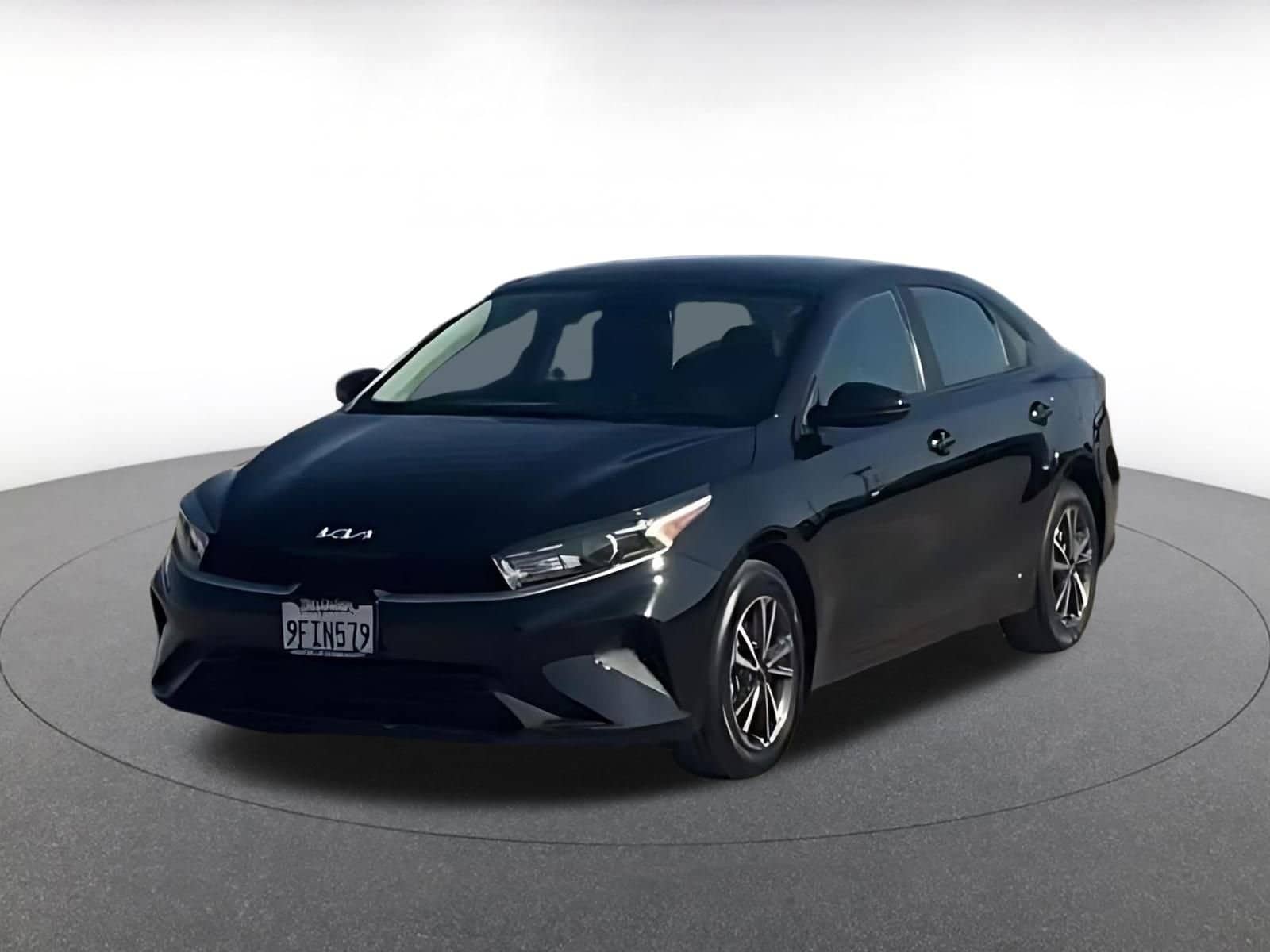 Thumbnail: 2023 Kia Forte - 3