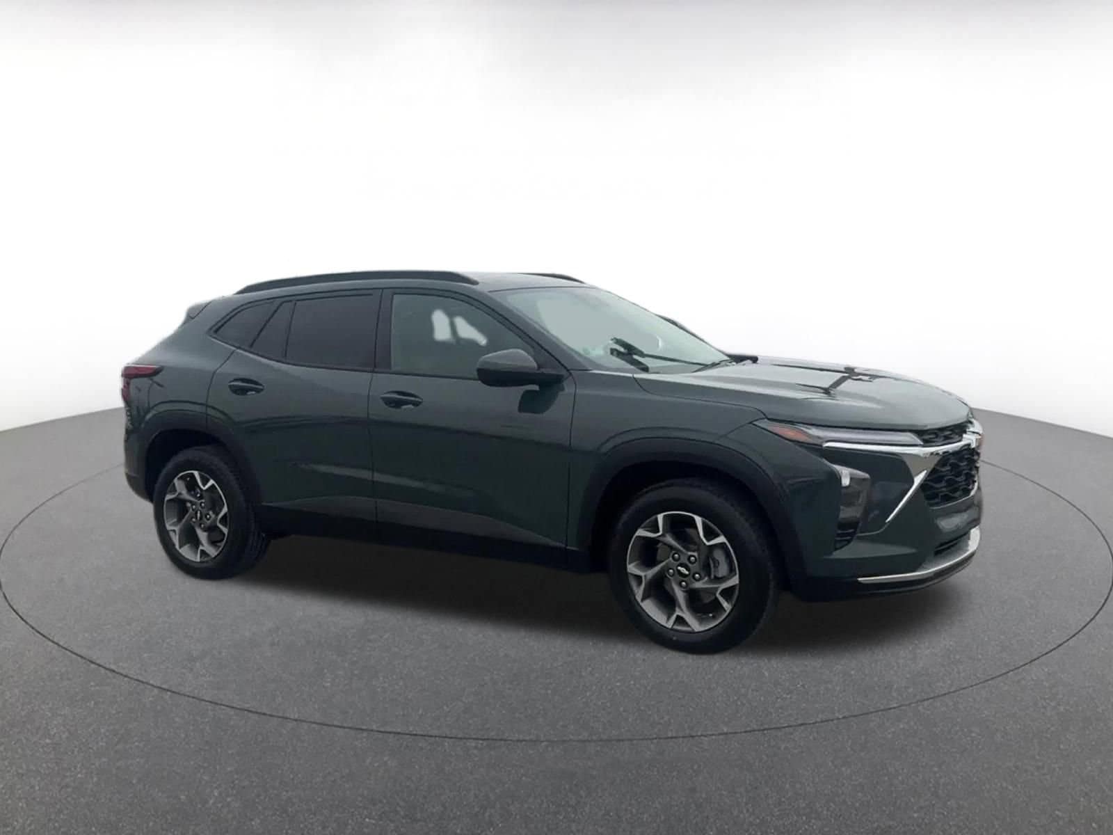Thumbnail: 2025 Chevrolet Trax - 2