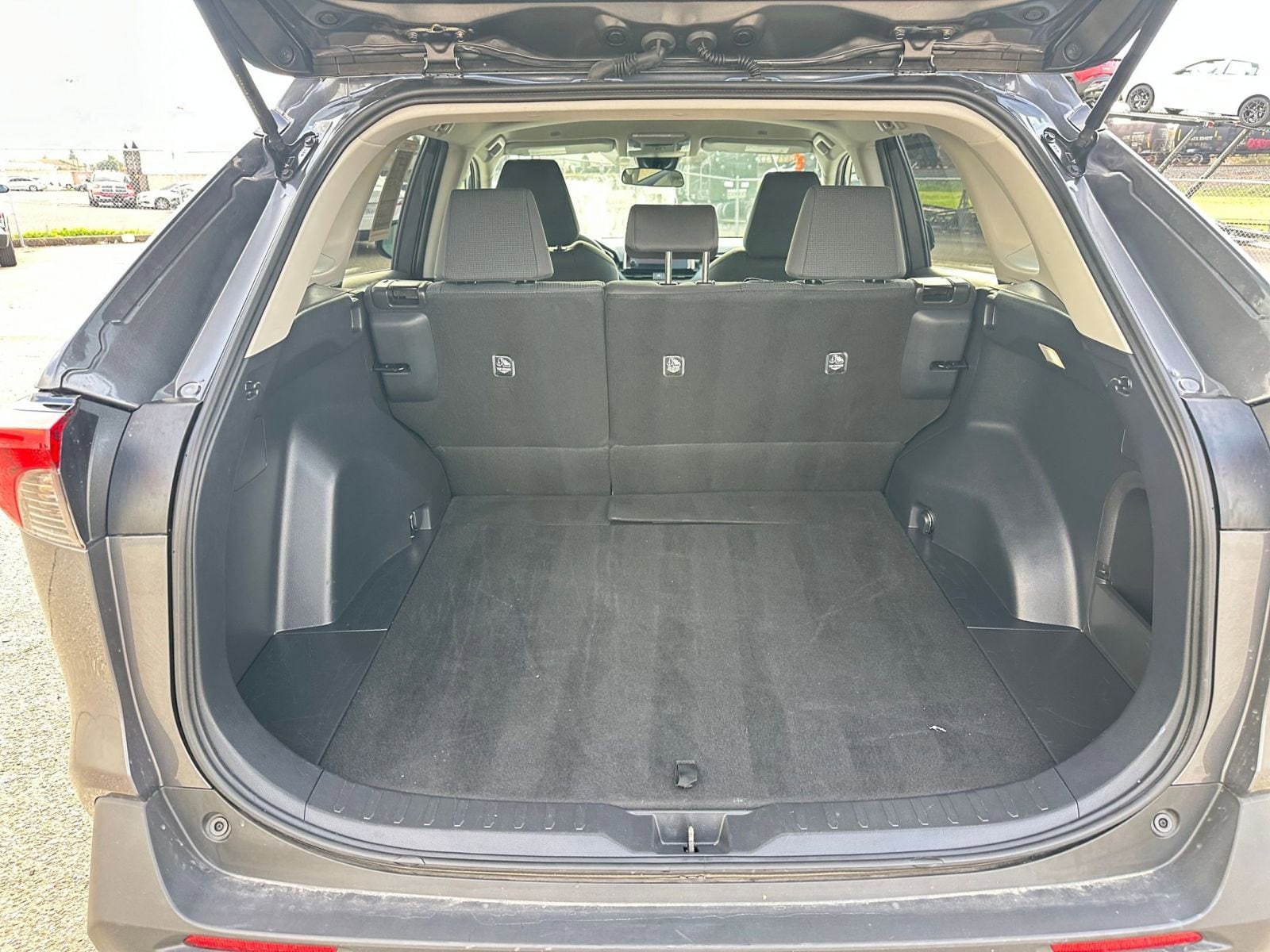 Thumbnail: 2025 Toyota RAV4 - 31