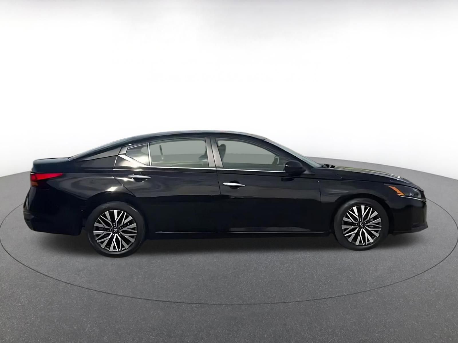 Thumbnail: 2025 Nissan Altima - 14