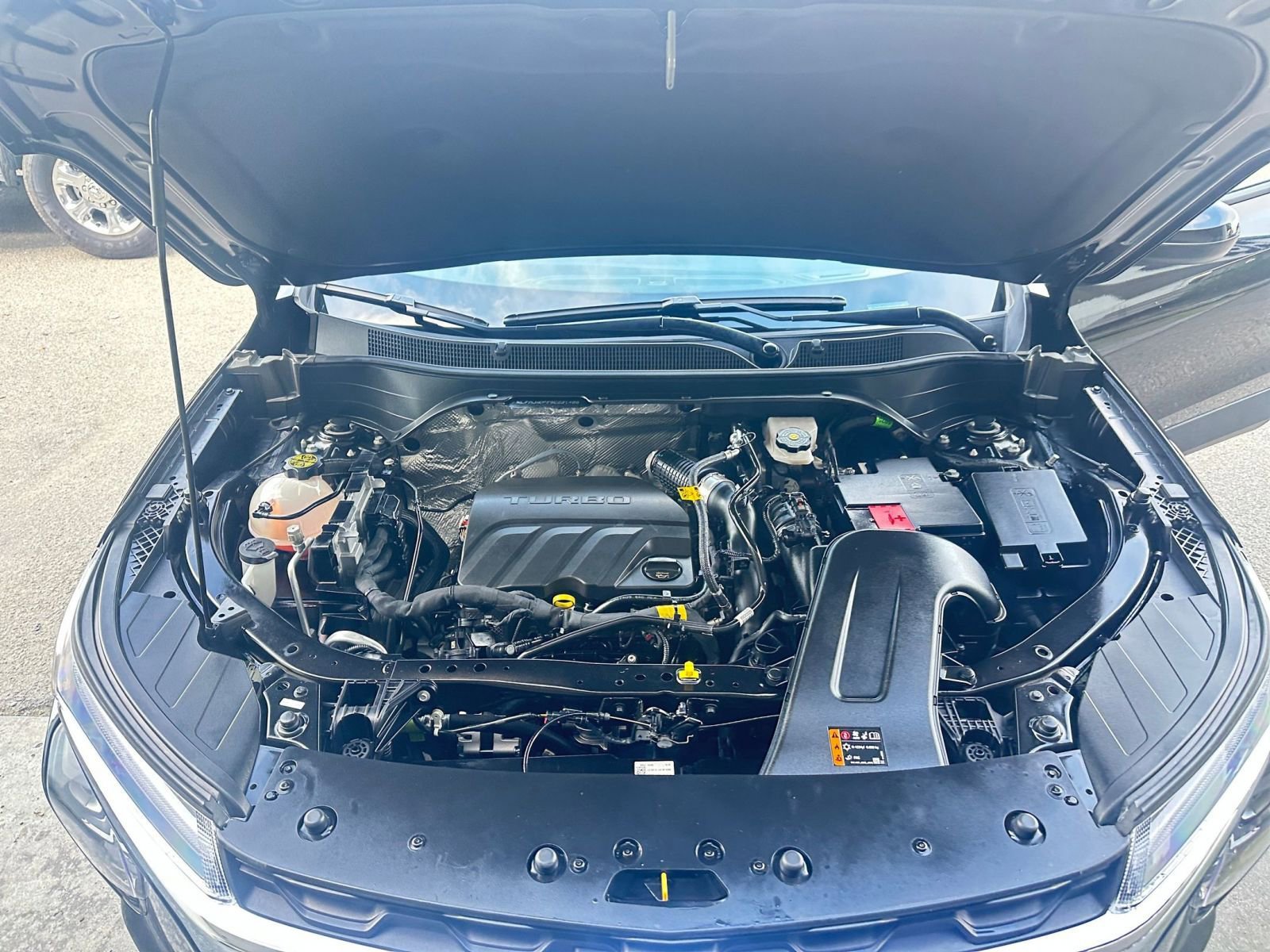 Thumbnail: 2025 Chevrolet Trax - 32