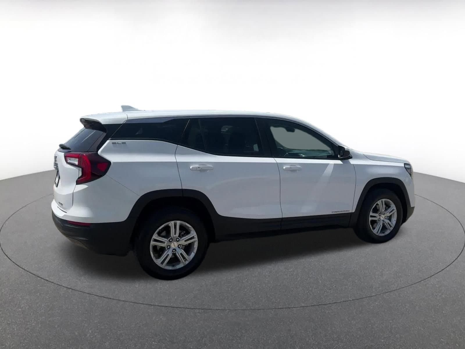 2024 GMC Terrain SLE 15