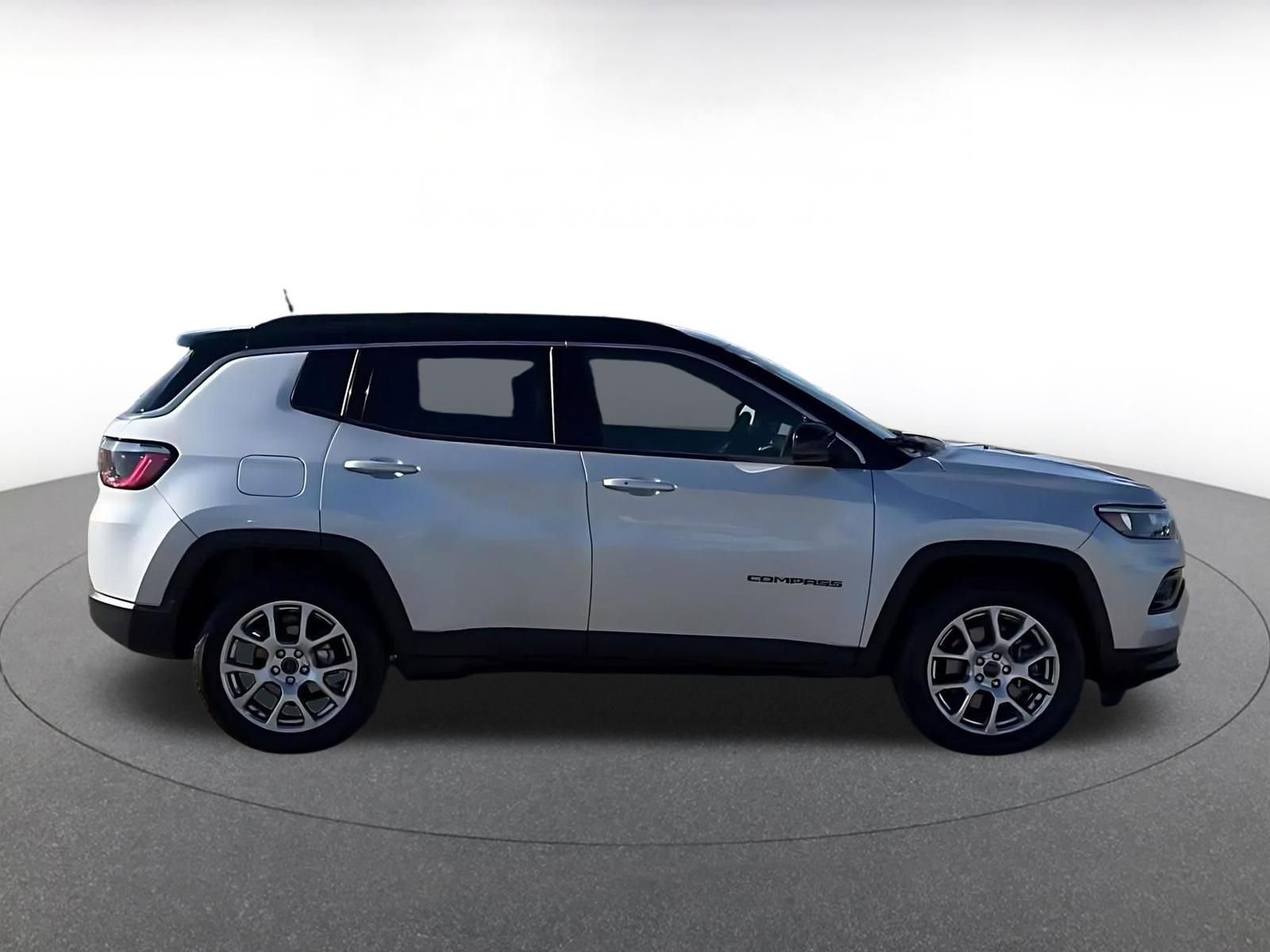 Thumbnail: 2025 Jeep Compass - 16