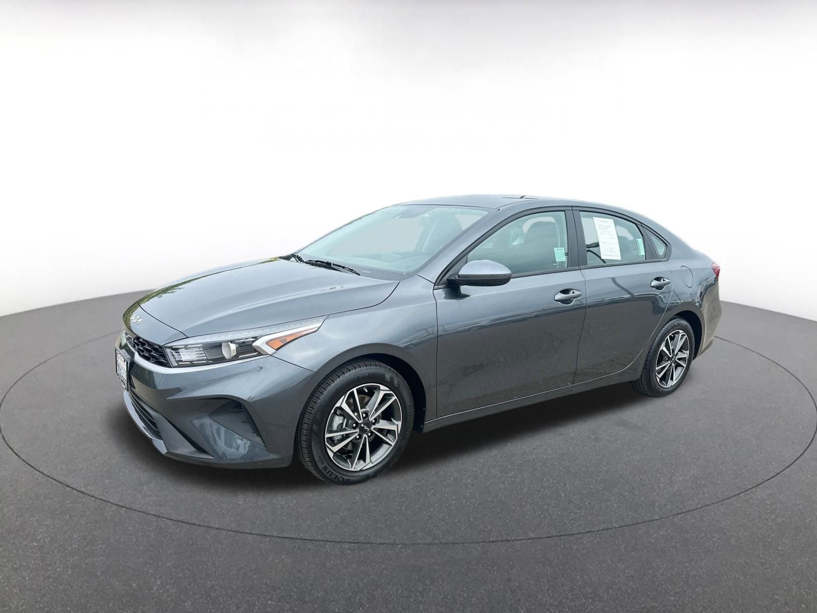 Thumbnail: 2024 Kia Forte - 4