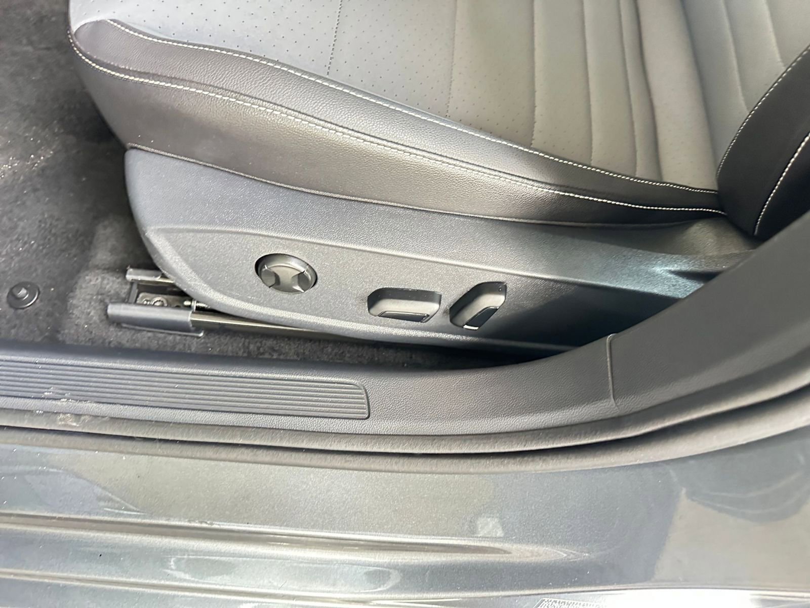 Thumbnail: 2025 Volkswagen Jetta - 28