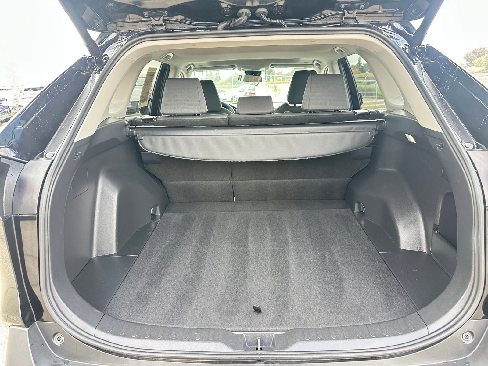 Thumbnail: 2025 Toyota RAV4 - 31