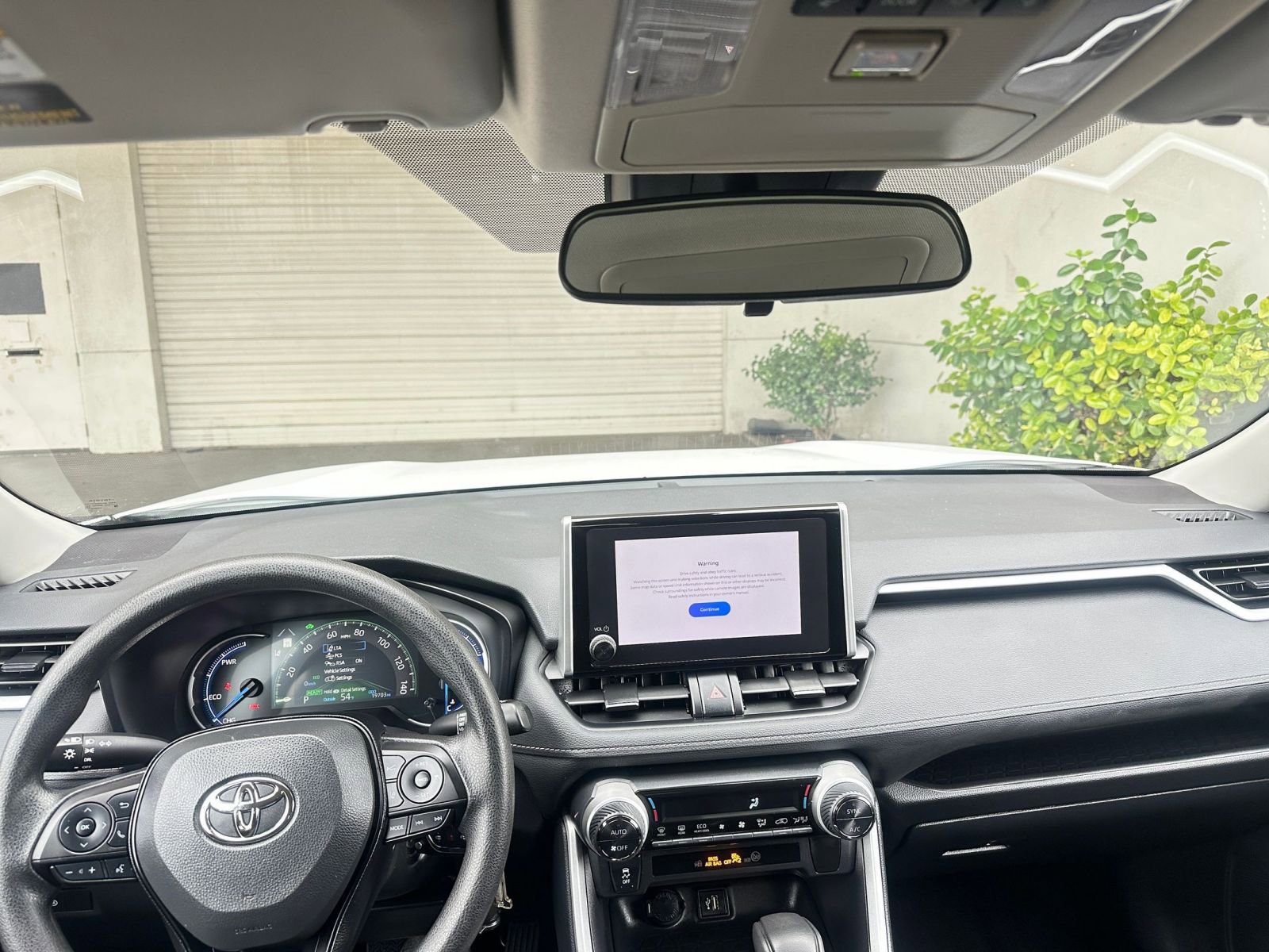 Thumbnail: 2025 Toyota RAV4 - 33