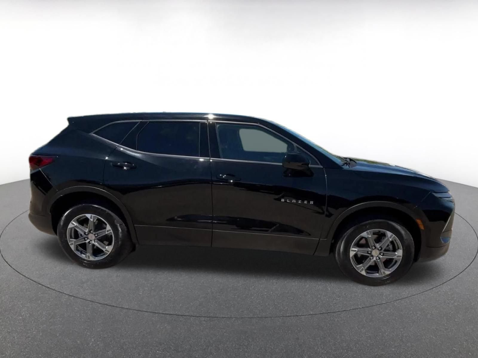 Thumbnail: 2026 Chevrolet Blazer - 16