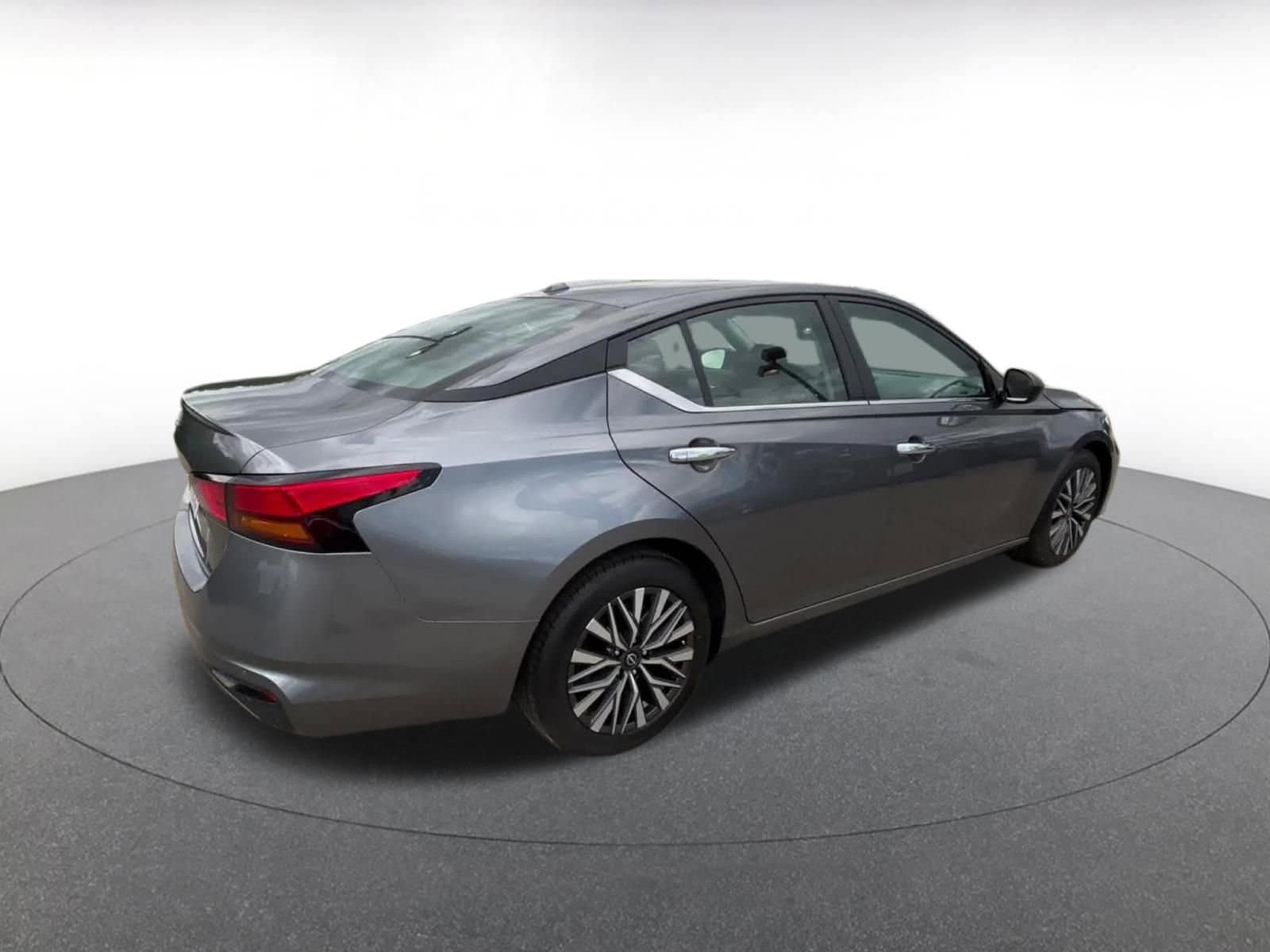 Thumbnail: 2025 Nissan Altima - 15