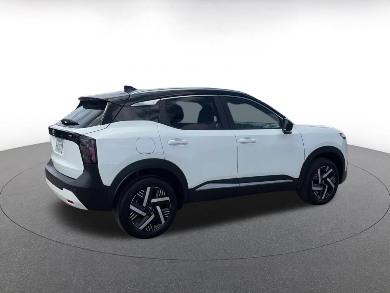 Thumbnail: 2026 Nissan Kicks - 14