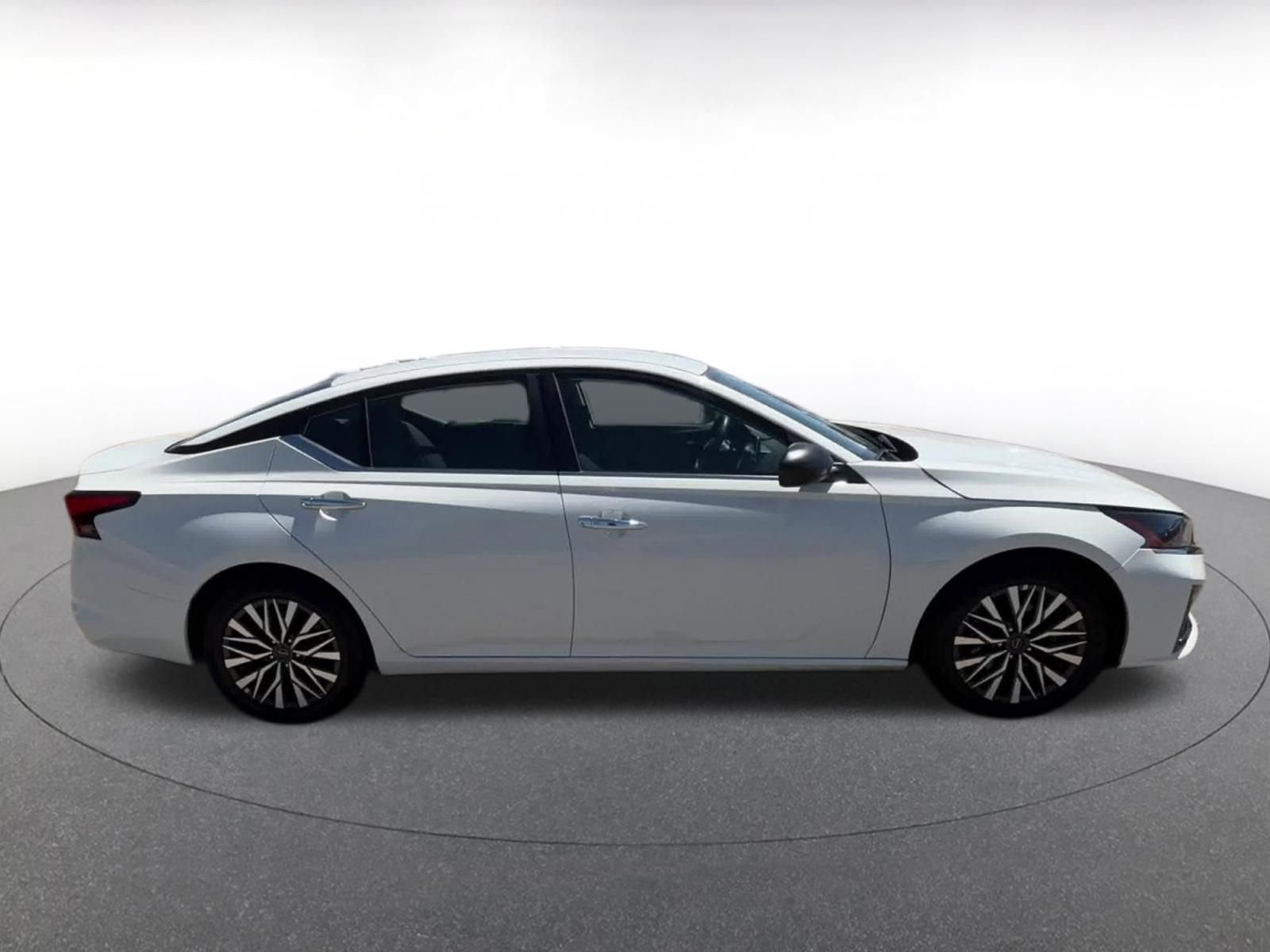 Thumbnail: 2025 Nissan Altima - 16