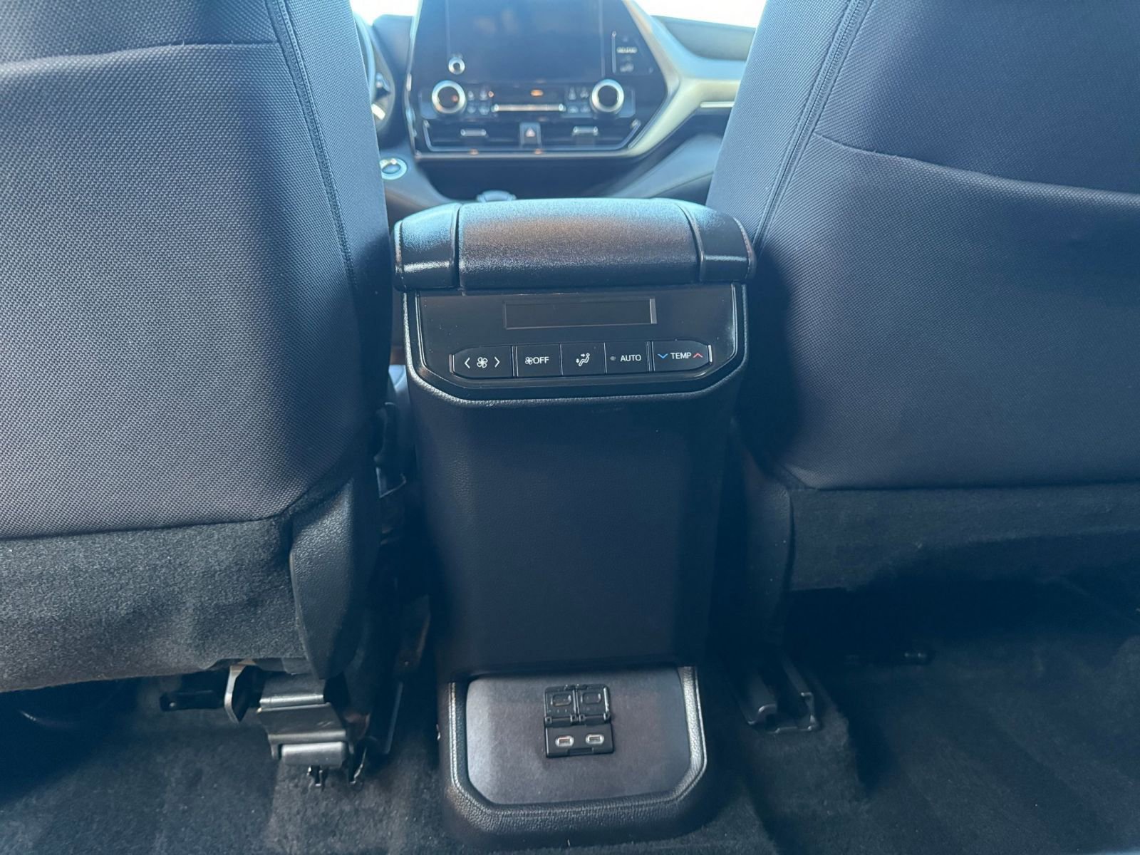 Thumbnail: 2025 Toyota Highlander - 24