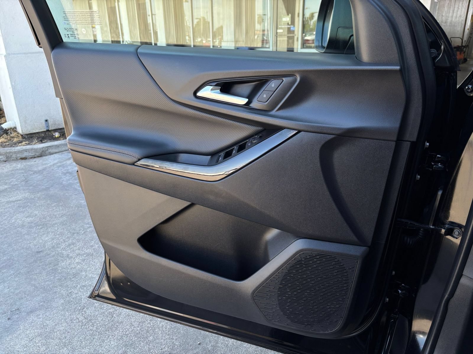 Thumbnail: 2025 Chevrolet Equinox - 18