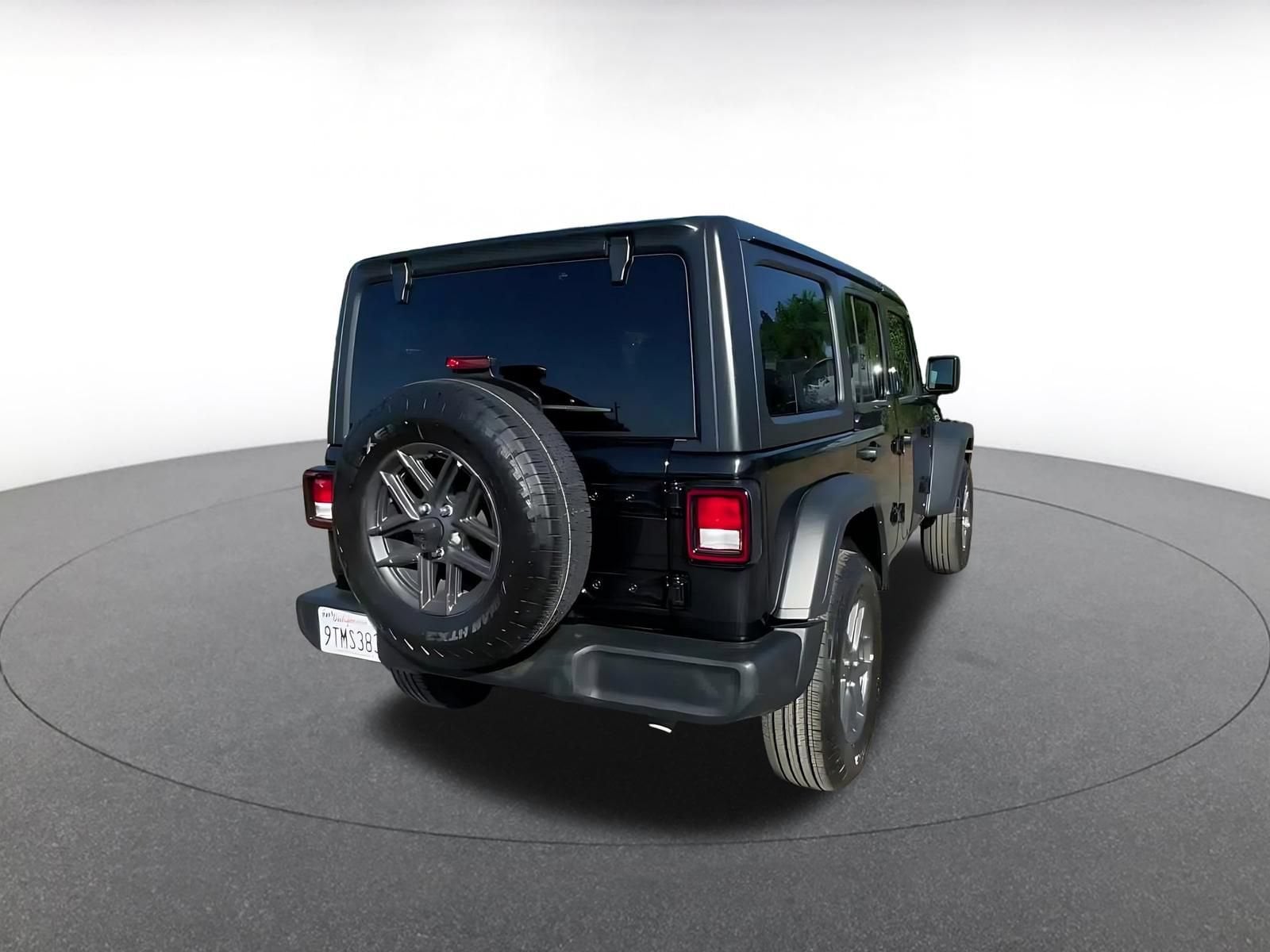Thumbnail: 2025 Jeep Wrangler - 14