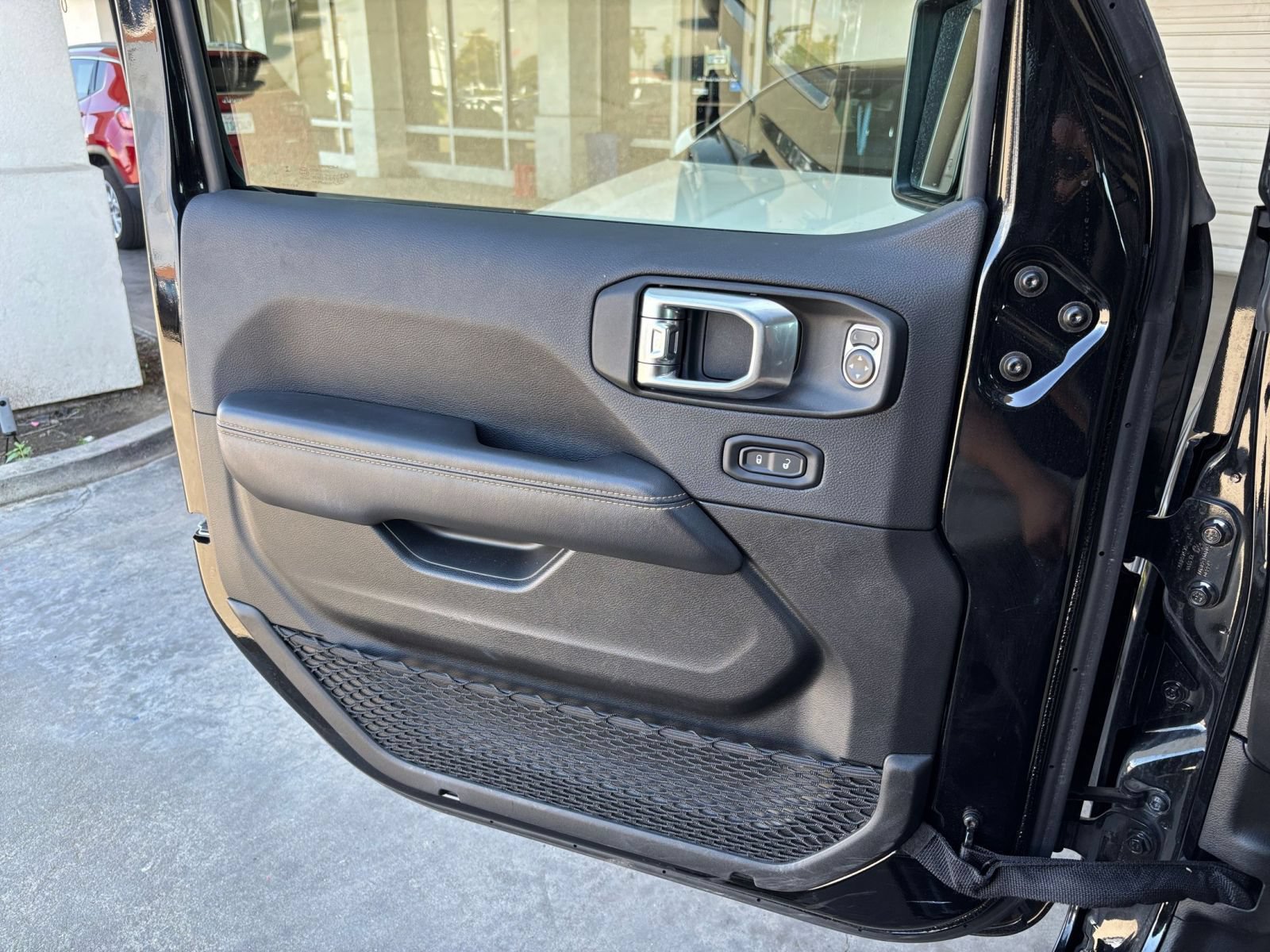 Thumbnail: 2025 Jeep Wrangler - 15