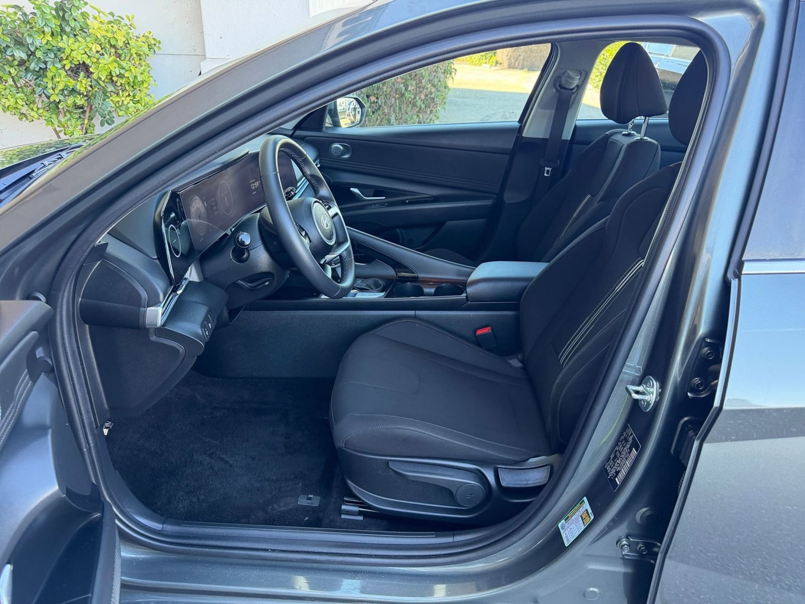 Thumbnail: 2025 Hyundai Elantra - 28