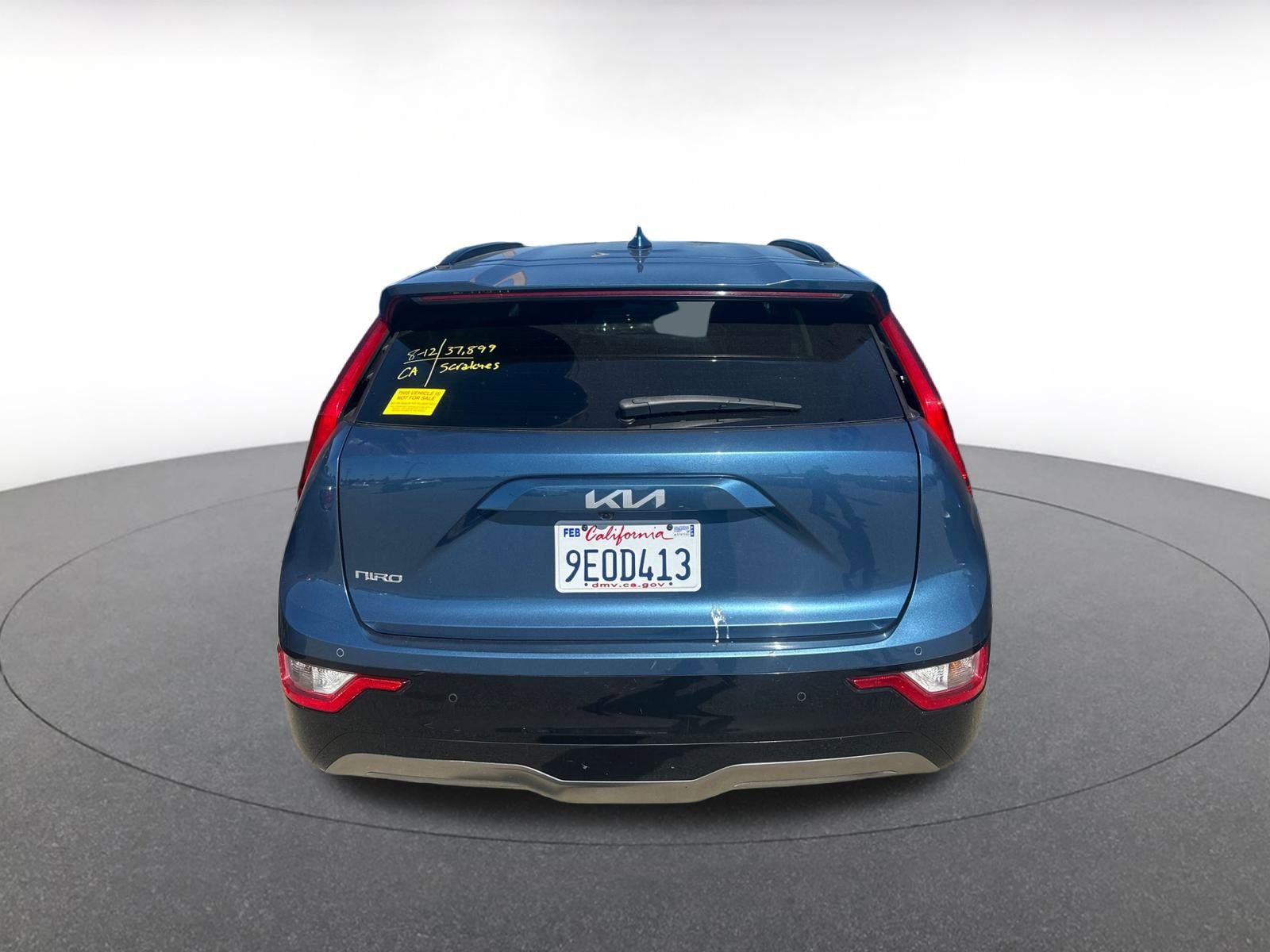 Thumbnail: 2023 Kia Niro - 4