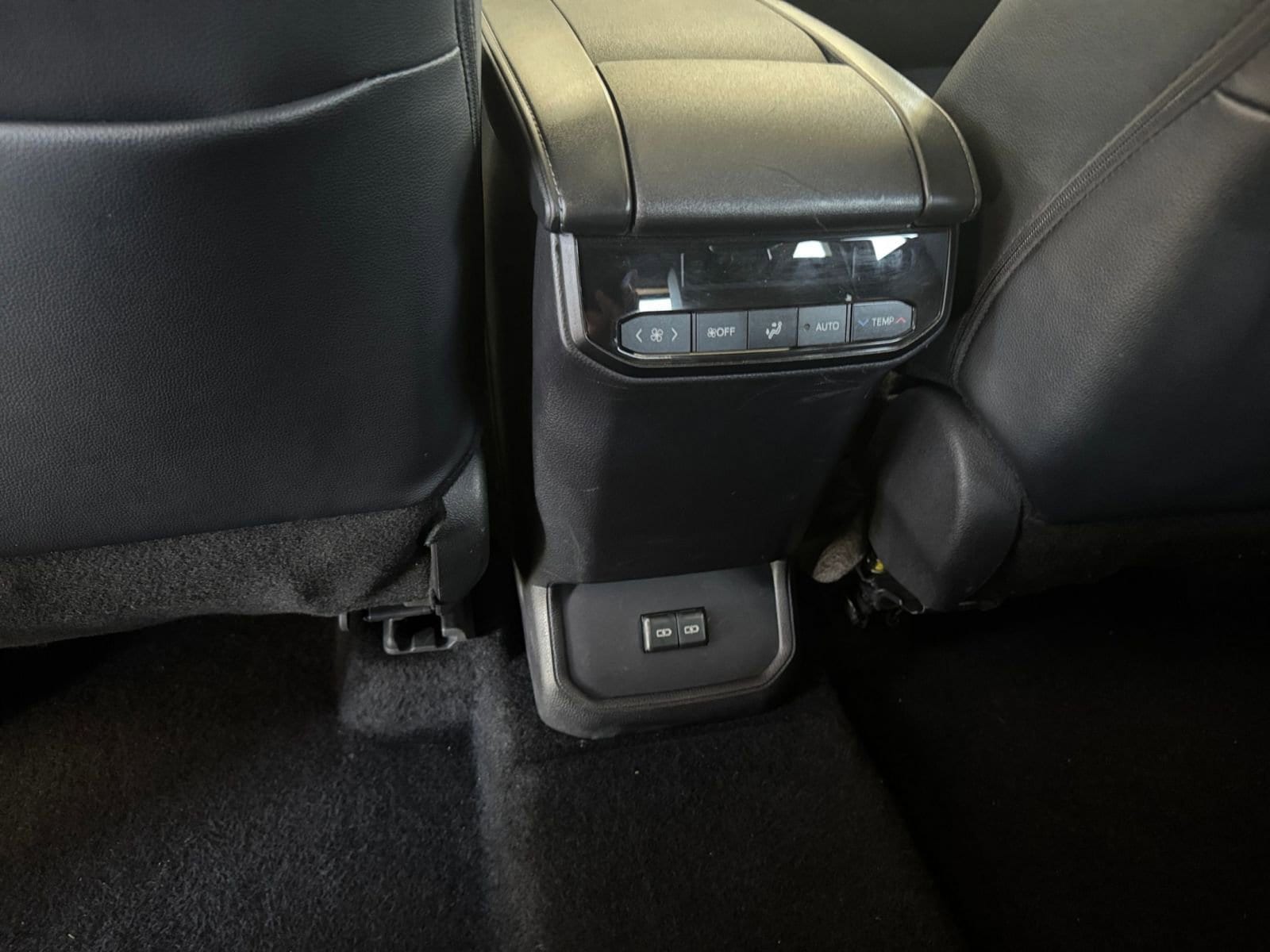Thumbnail: 2025 Toyota Highlander - 25