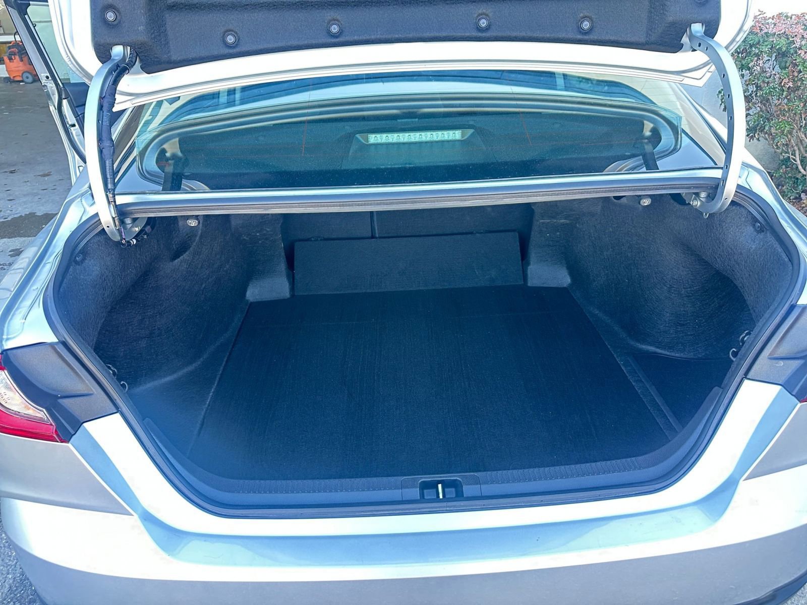 Thumbnail: 2025 Toyota Camry - 31