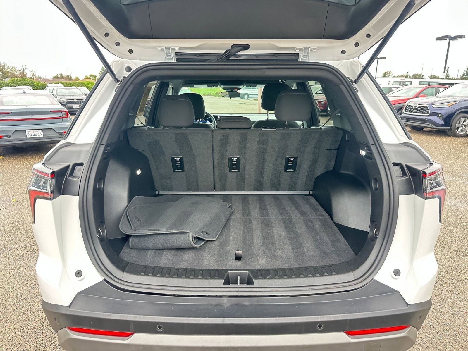 Thumbnail: 2025 Chevrolet Equinox - 31