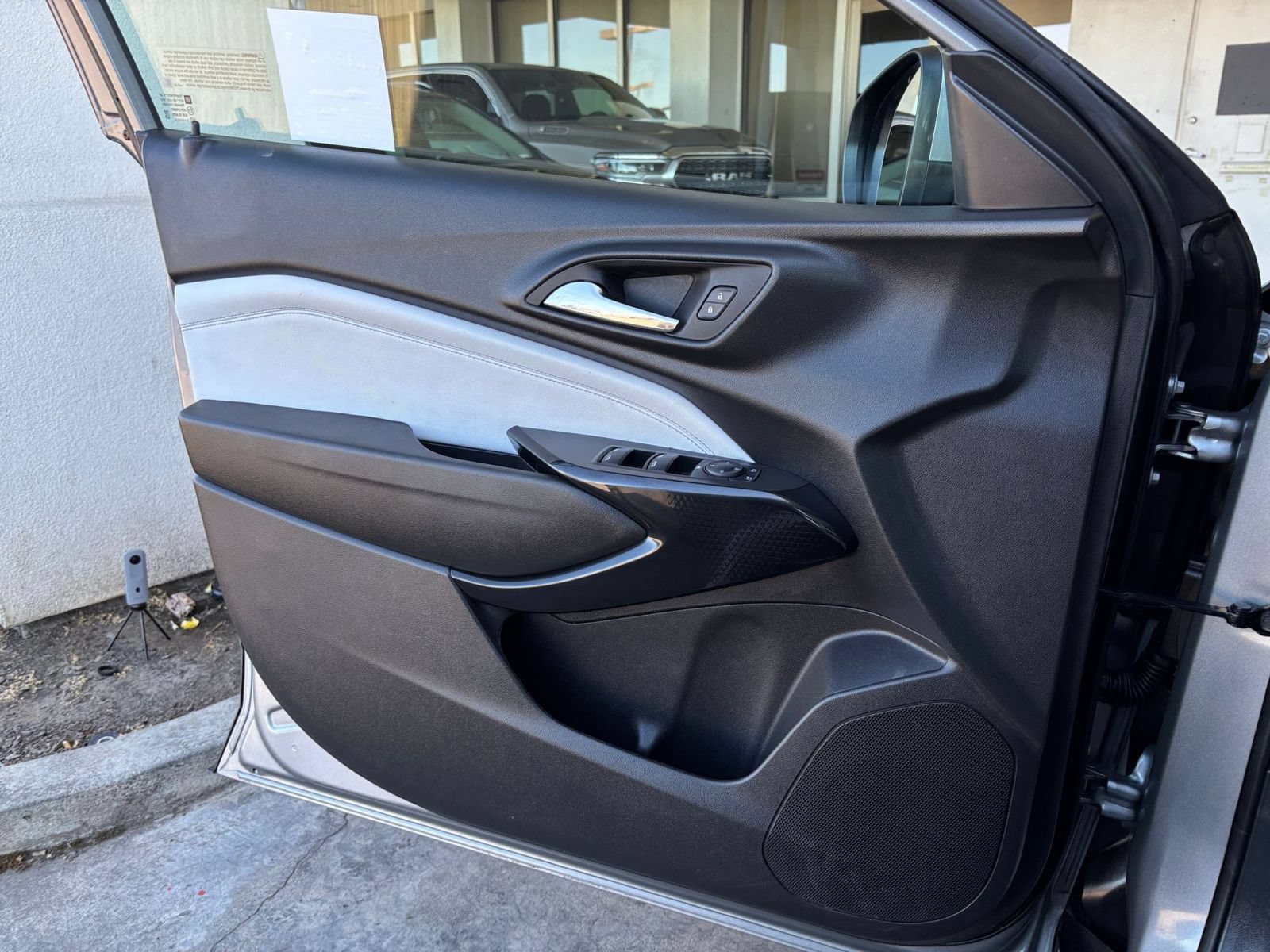 Thumbnail: 2025 Chevrolet Trax - 18