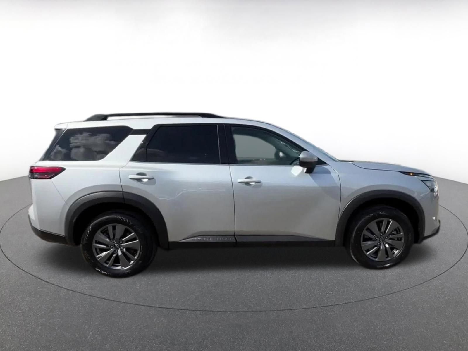Thumbnail: 2025 Nissan Pathfinder - 16