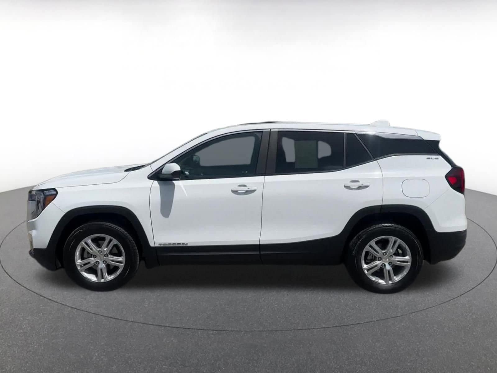 2024 GMC Terrain SLE 8