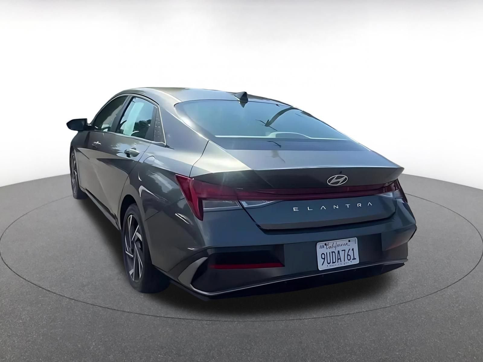 Thumbnail: 2025 Hyundai Elantra - 10