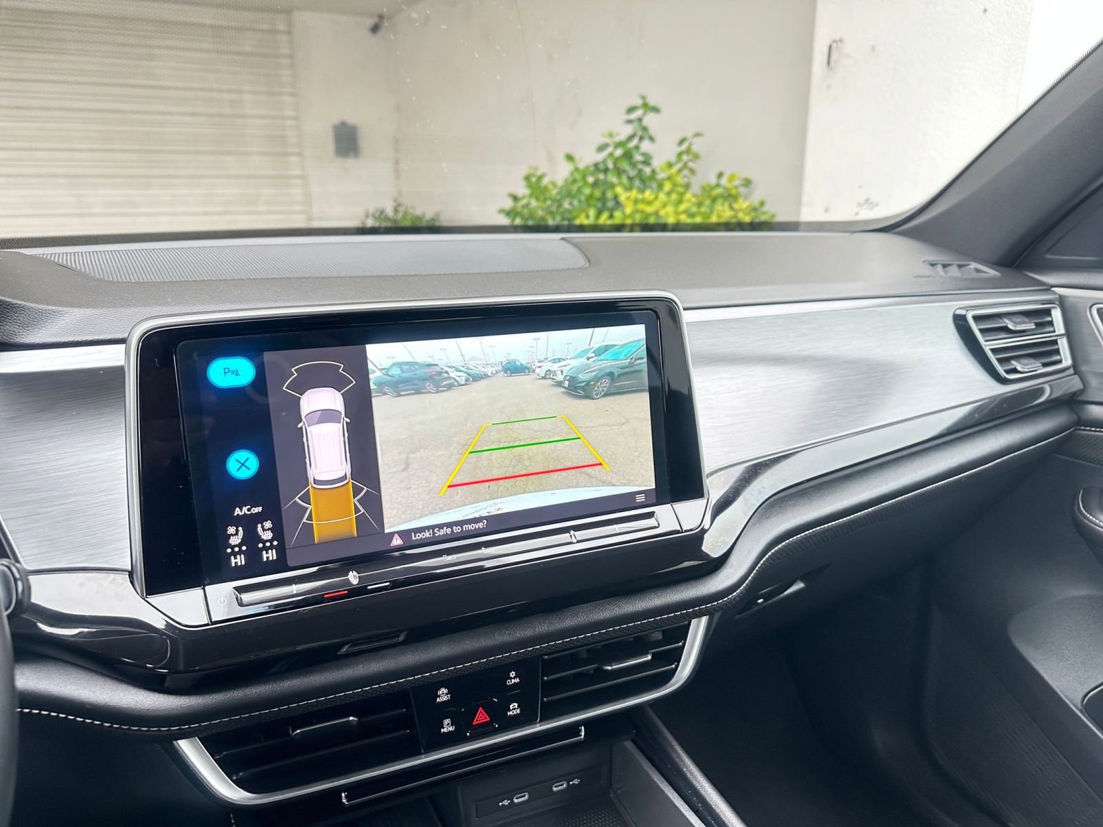 Thumbnail: 2025 Volkswagen Atlas - 17