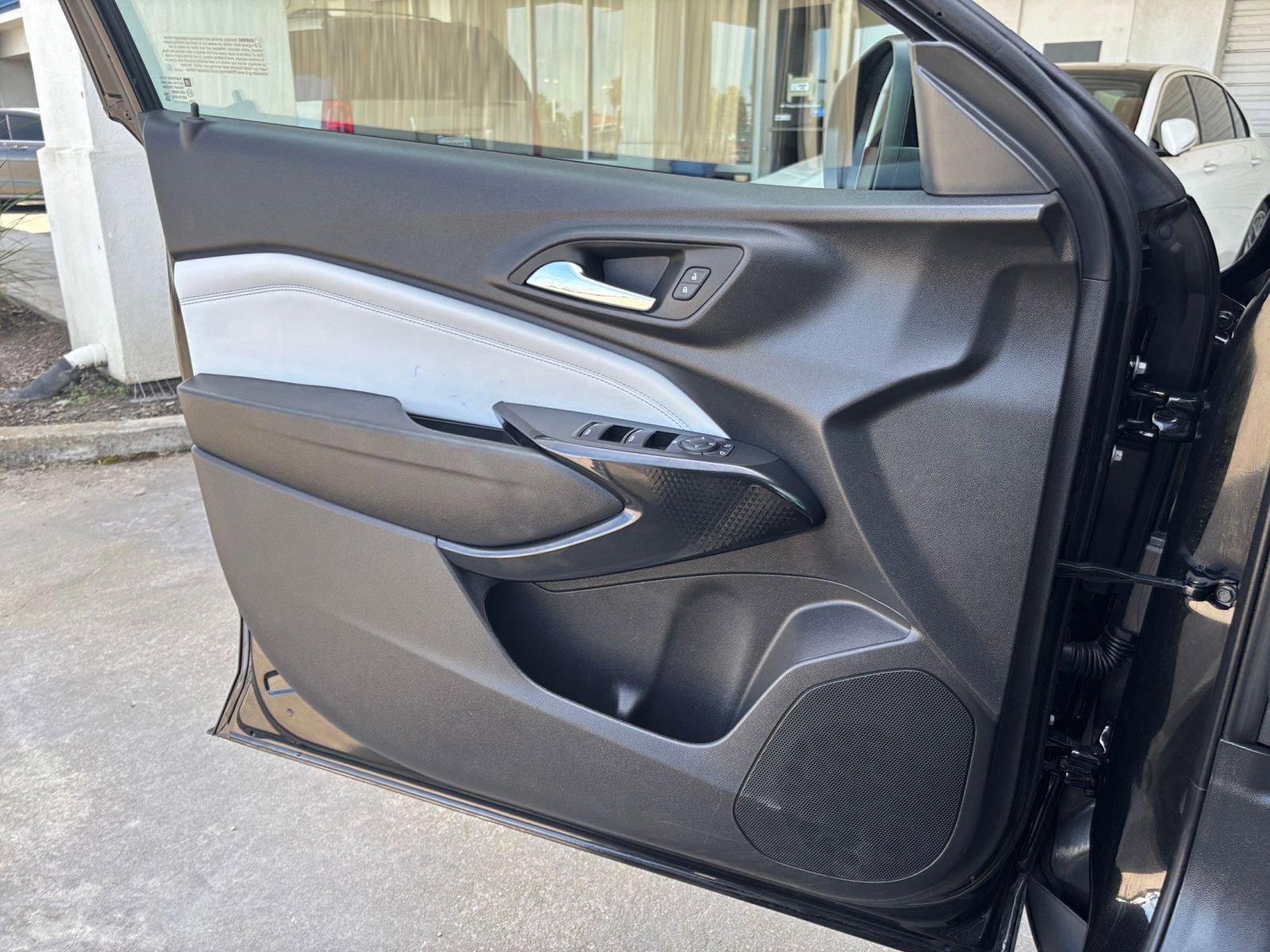 Thumbnail: 2025 Chevrolet Trax - 18