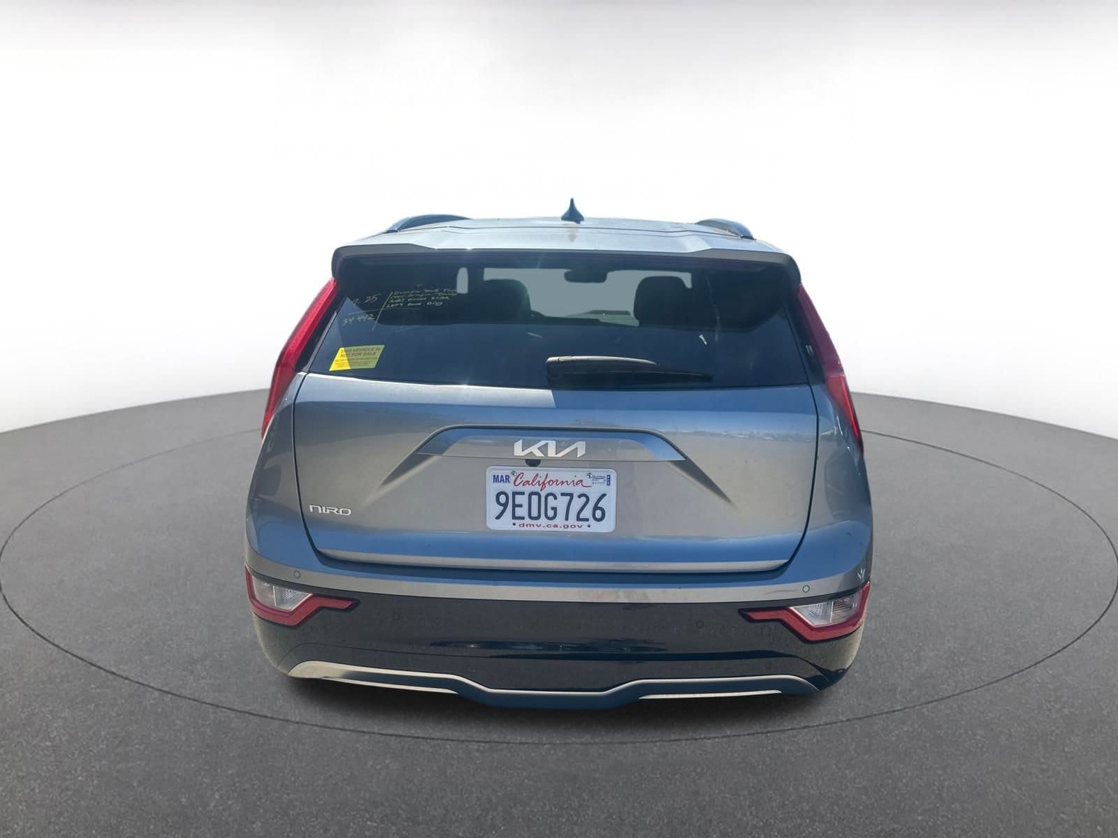 Thumbnail: 2023 Kia Niro - 4