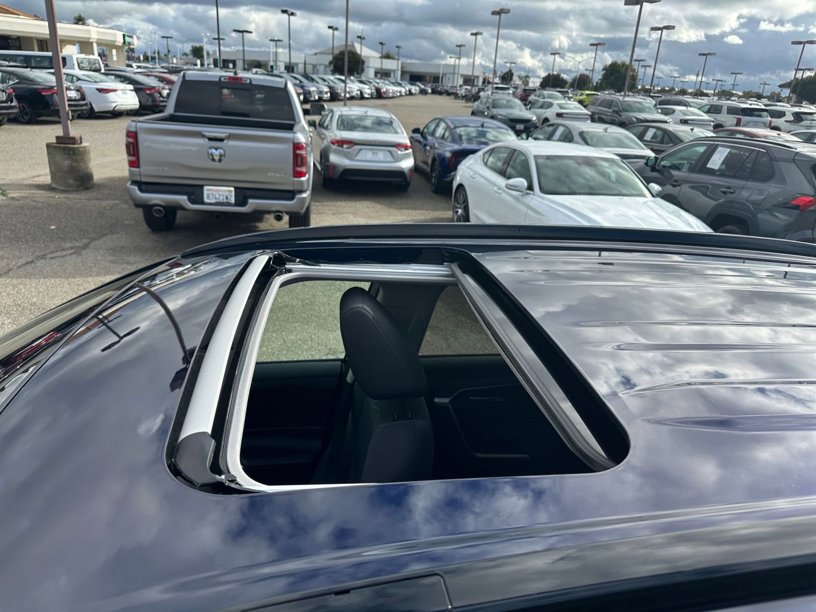 Thumbnail: 2025 Toyota RAV4 - 30