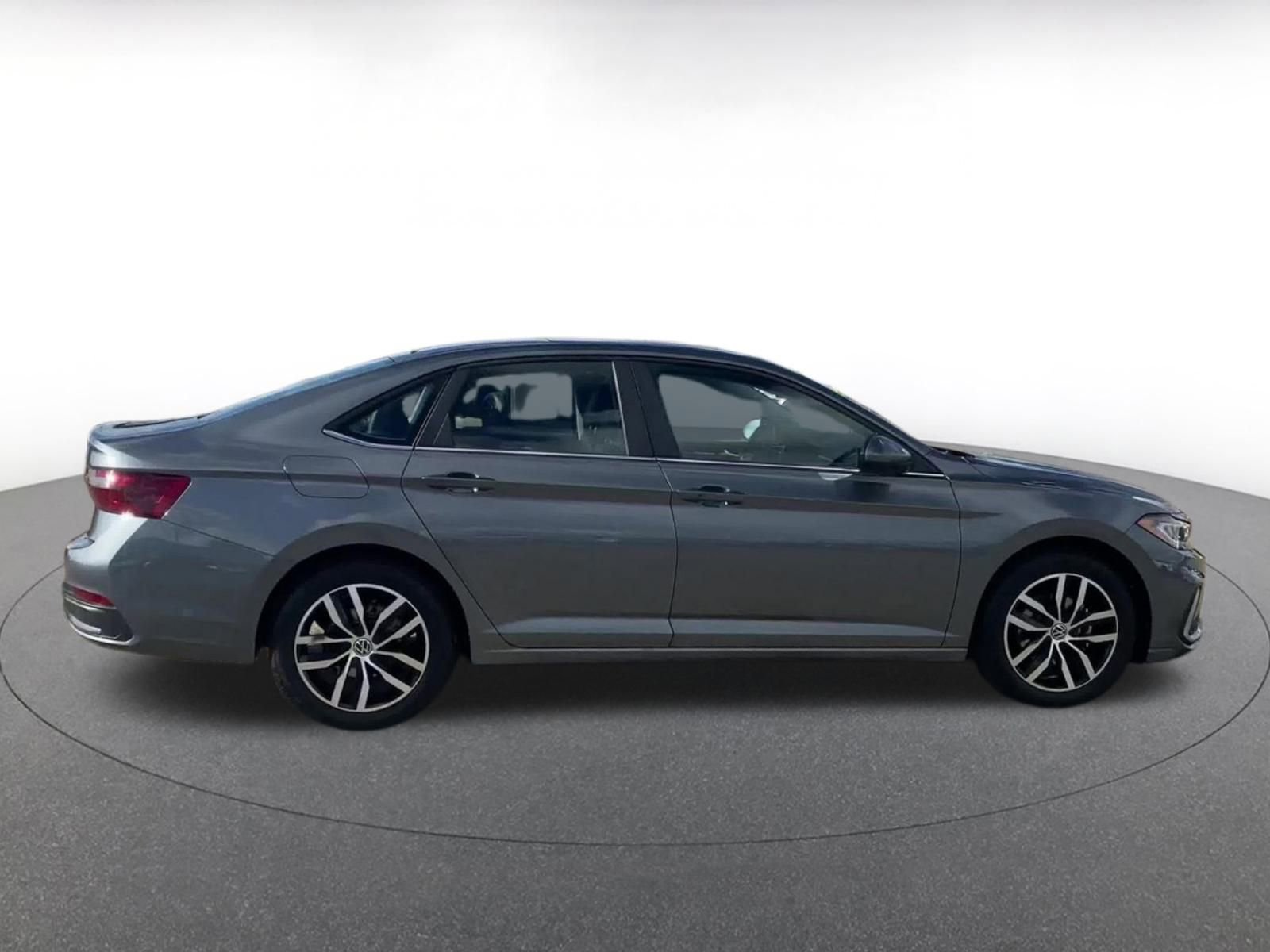 Thumbnail: 2025 Volkswagen Jetta - 16