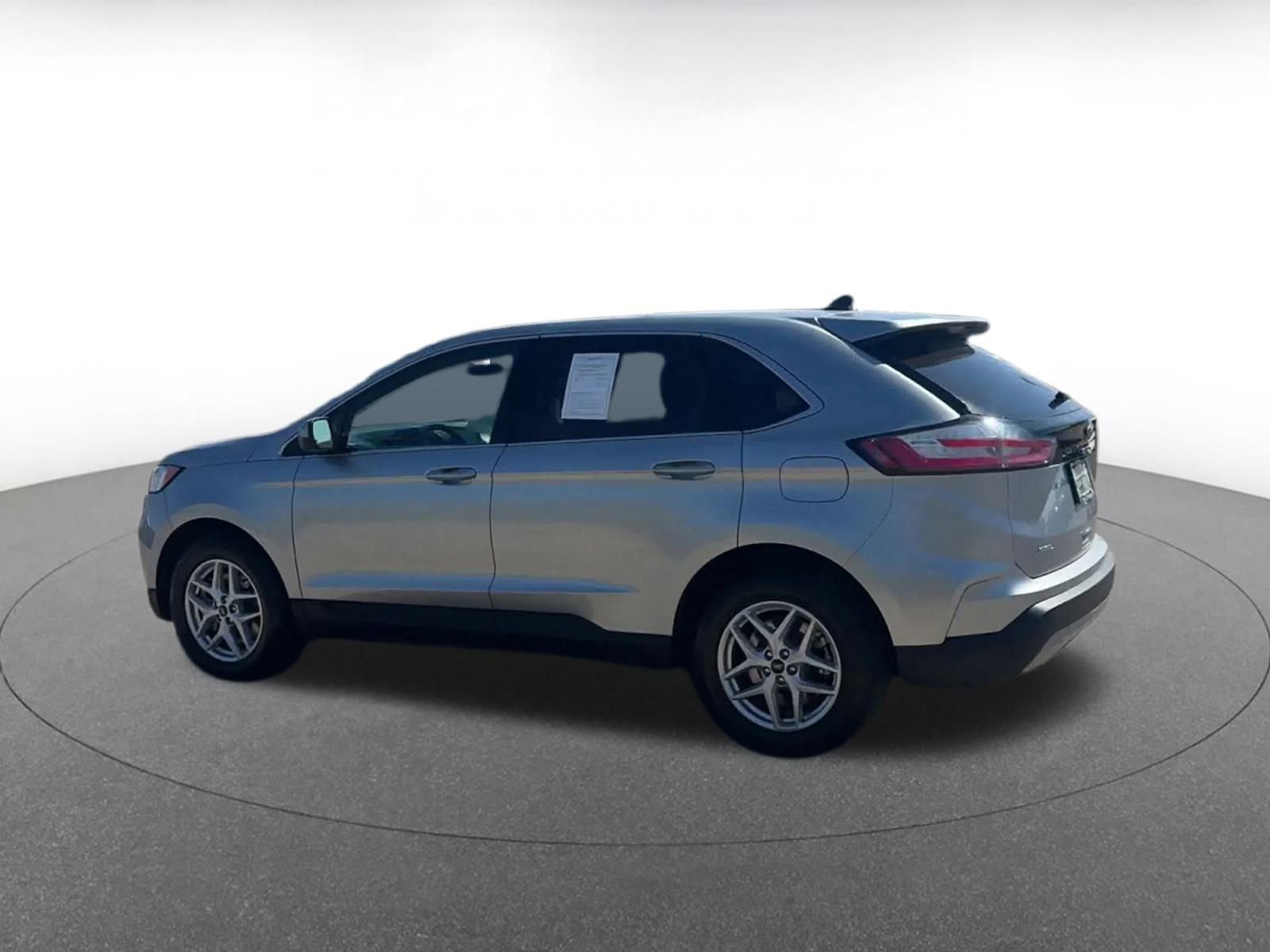 Thumbnail: 2023 Ford Edge - 10