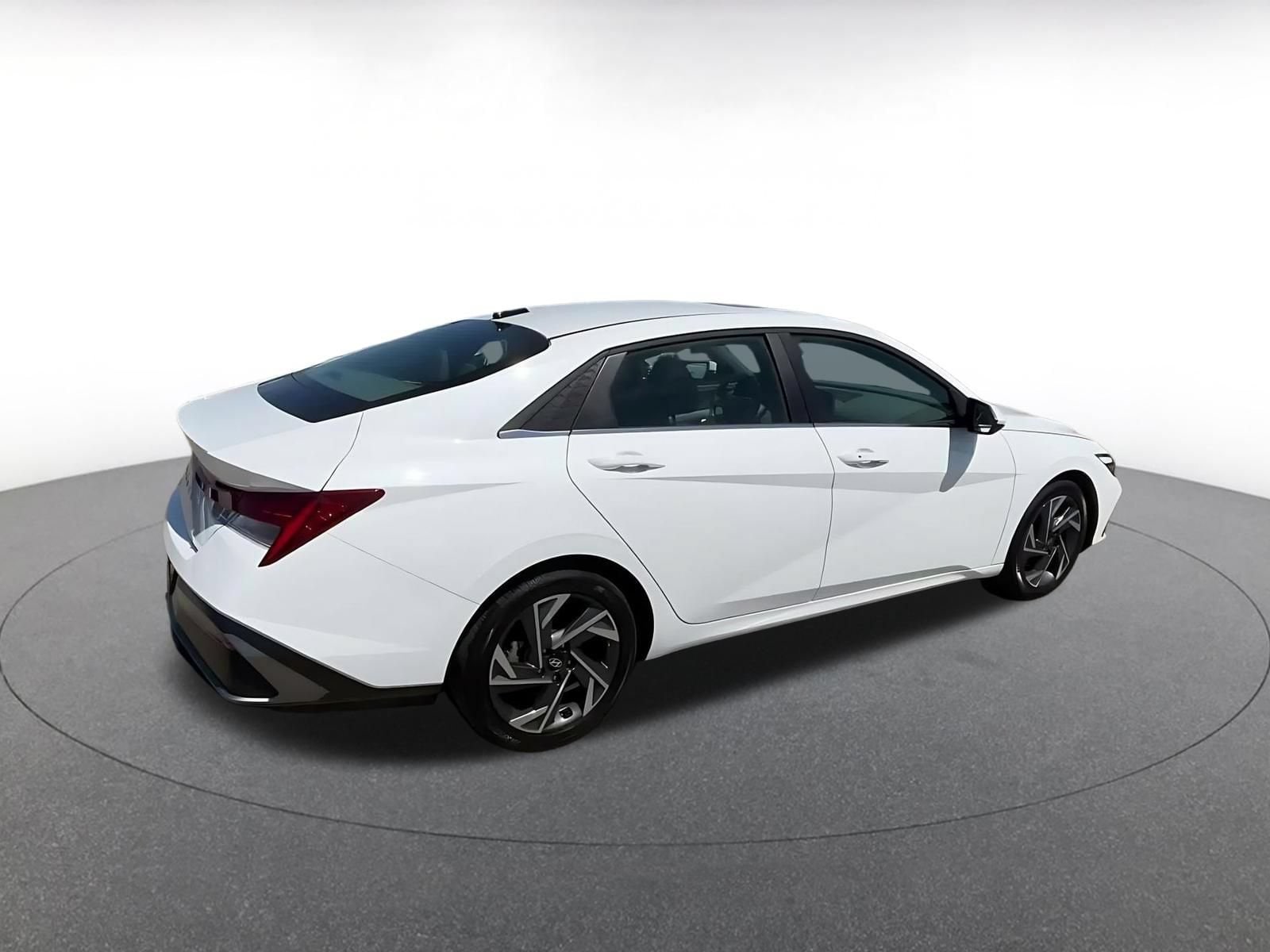 Thumbnail: 2025 Hyundai Elantra - 12