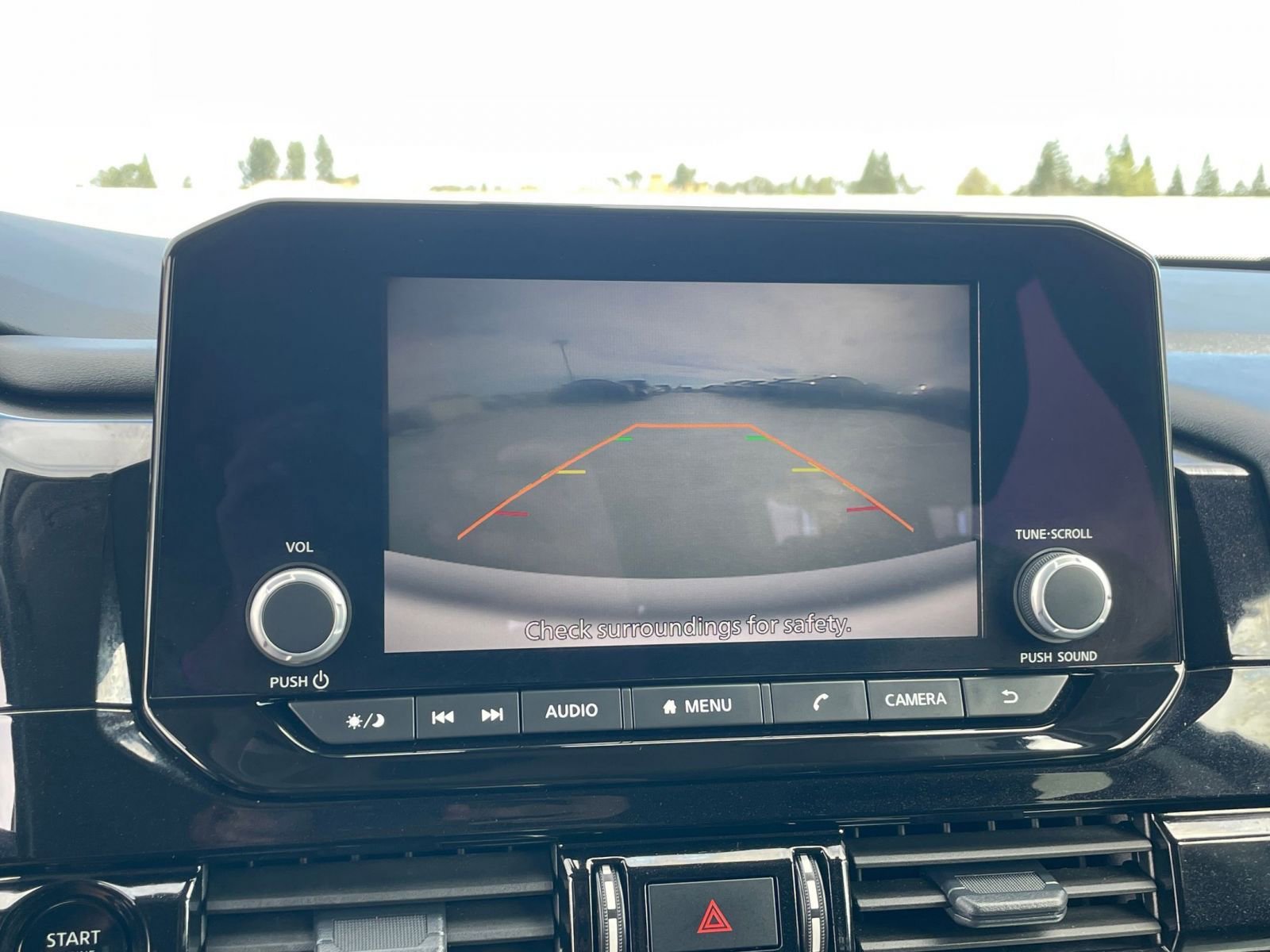 Thumbnail: 2025 Nissan Pathfinder - 25