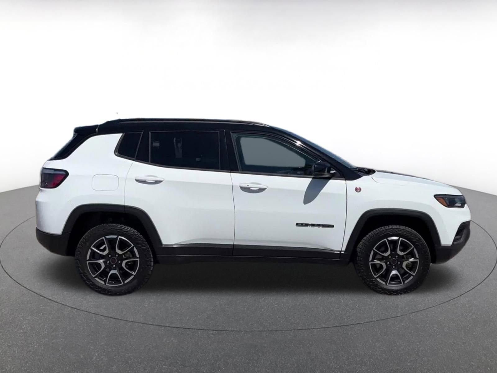 Thumbnail: 2025 Jeep Compass - 16