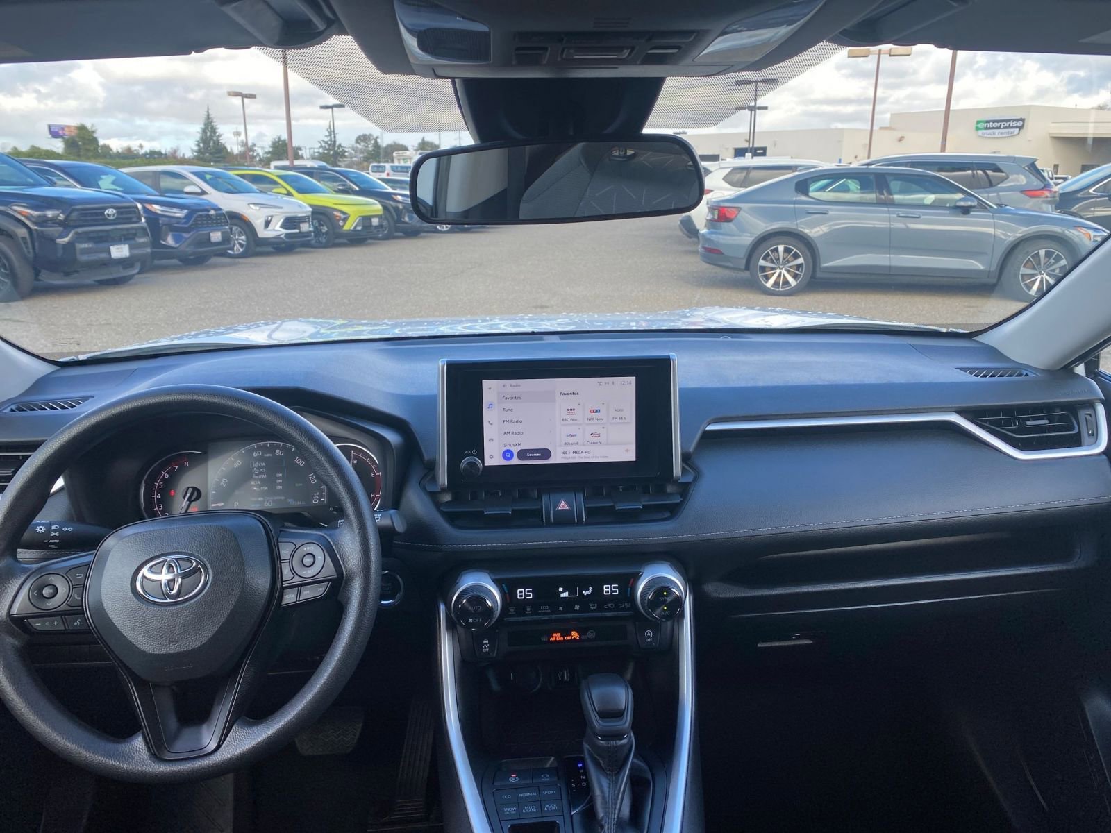 Thumbnail: 2025 Toyota RAV4 - 33