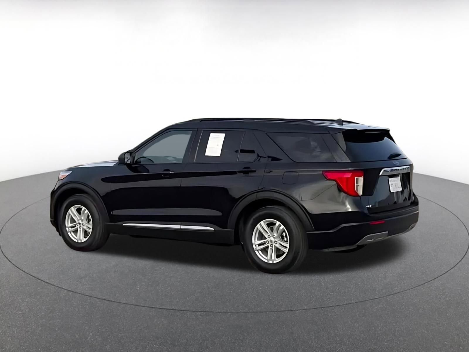 Thumbnail: 2023 Ford Explorer - 9