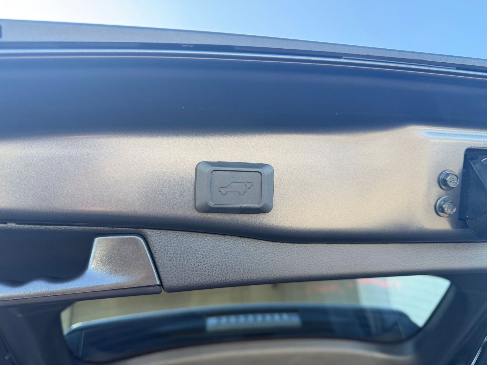 Thumbnail: 2025 Toyota RAV4 - 23