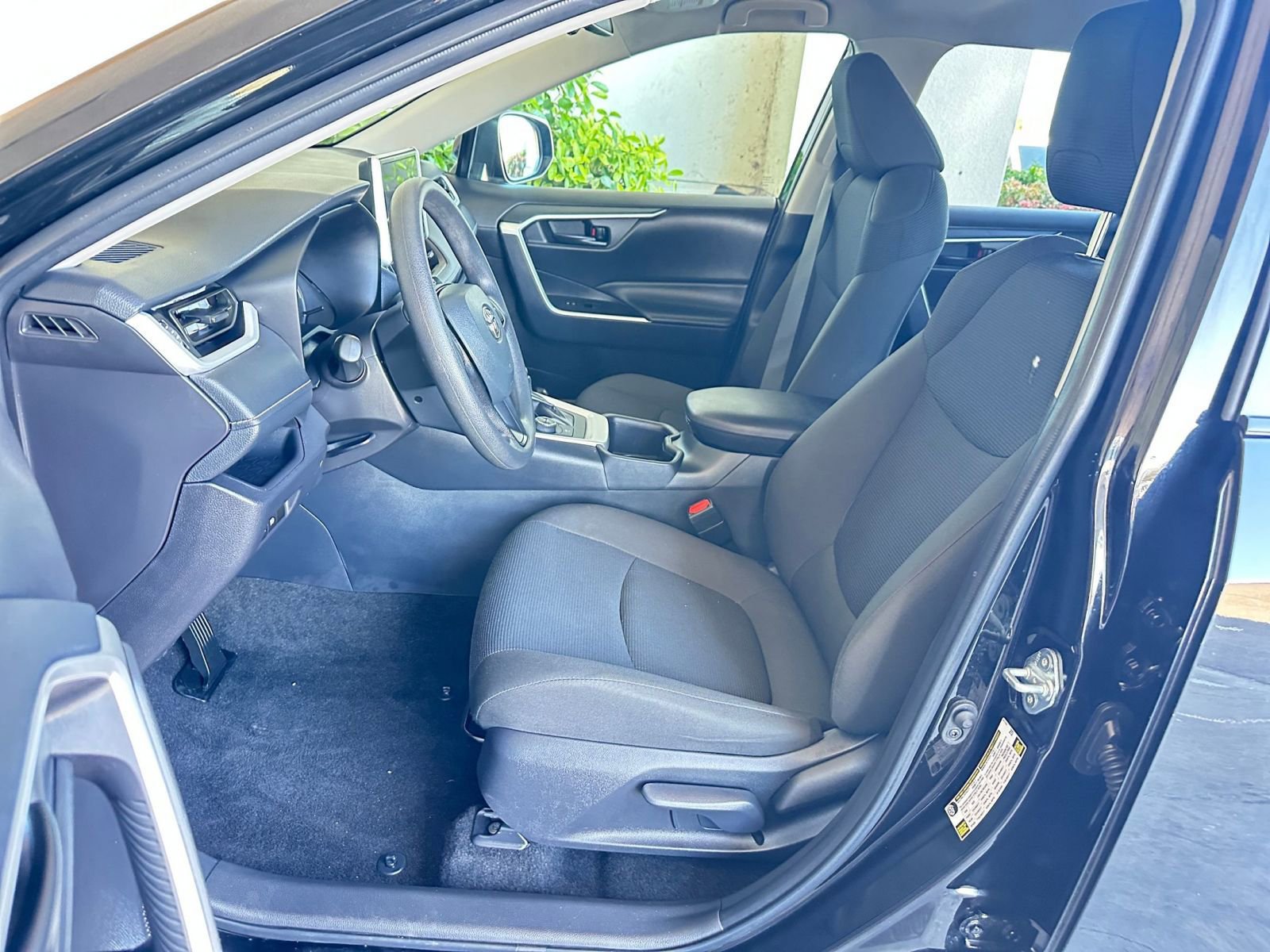 Thumbnail: 2025 Toyota RAV4 - 27