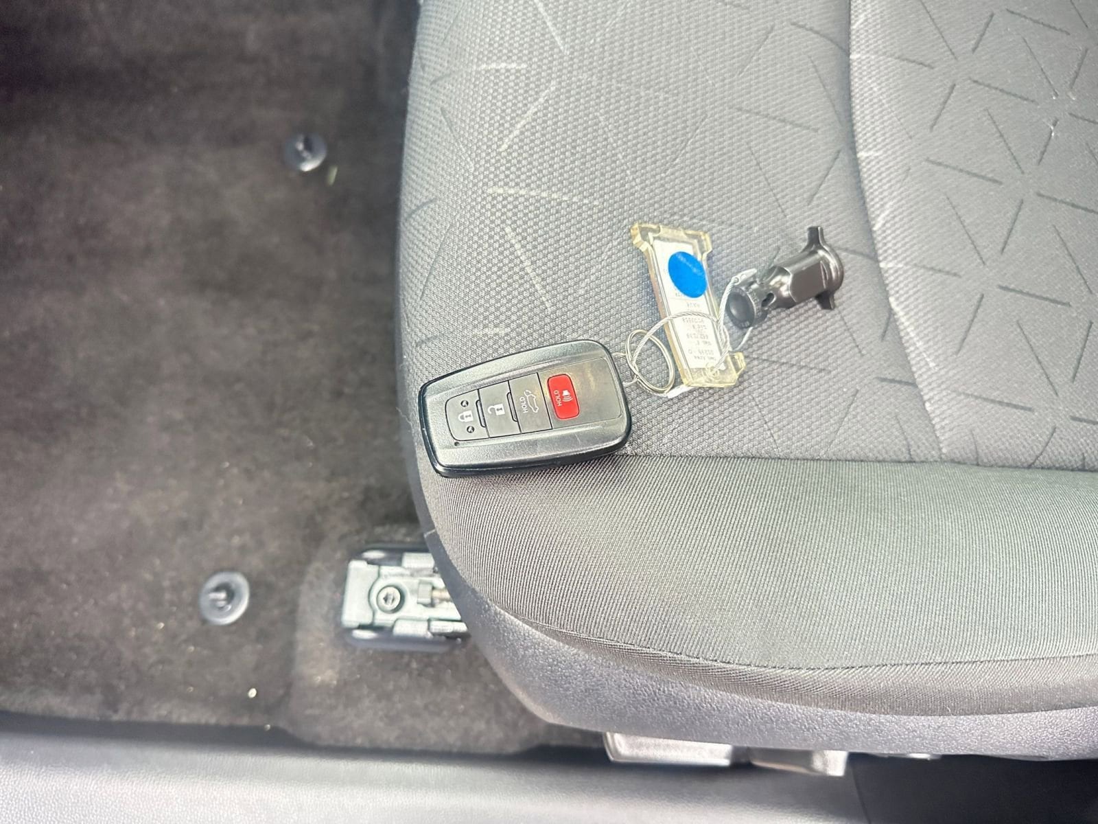 Thumbnail: 2025 Toyota RAV4 - 22