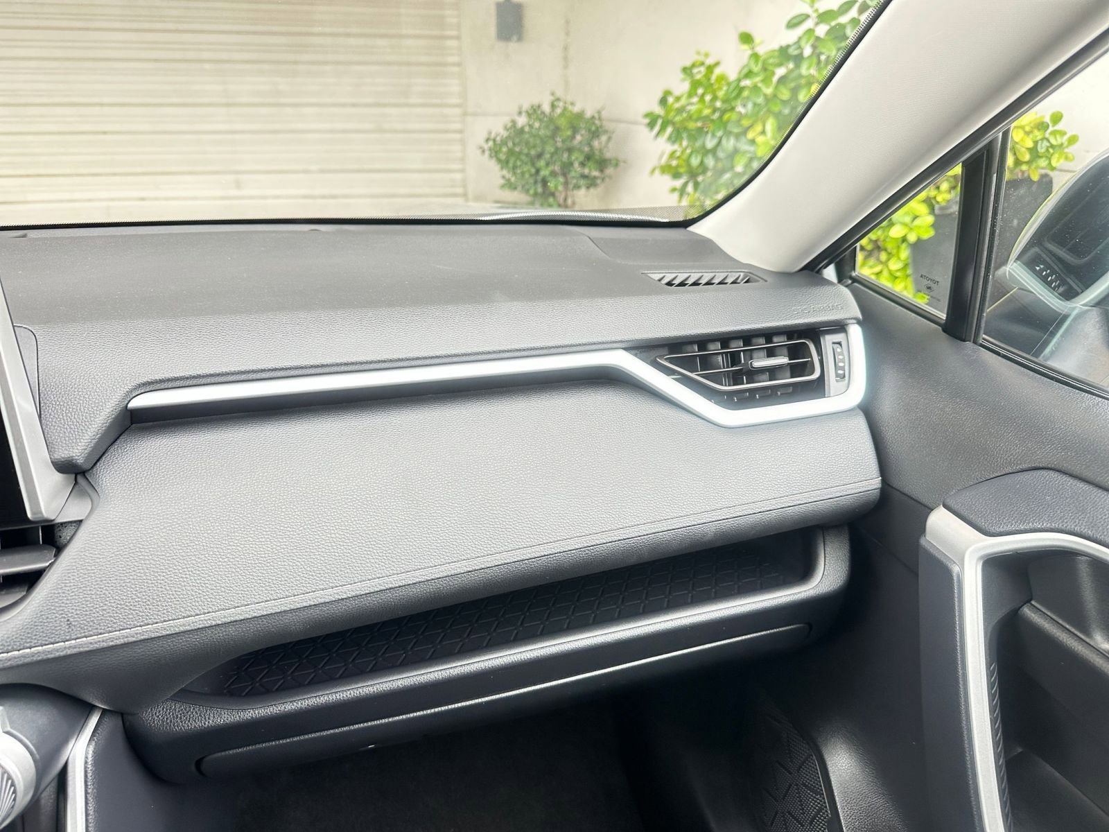 Thumbnail: 2025 Toyota RAV4 - 35