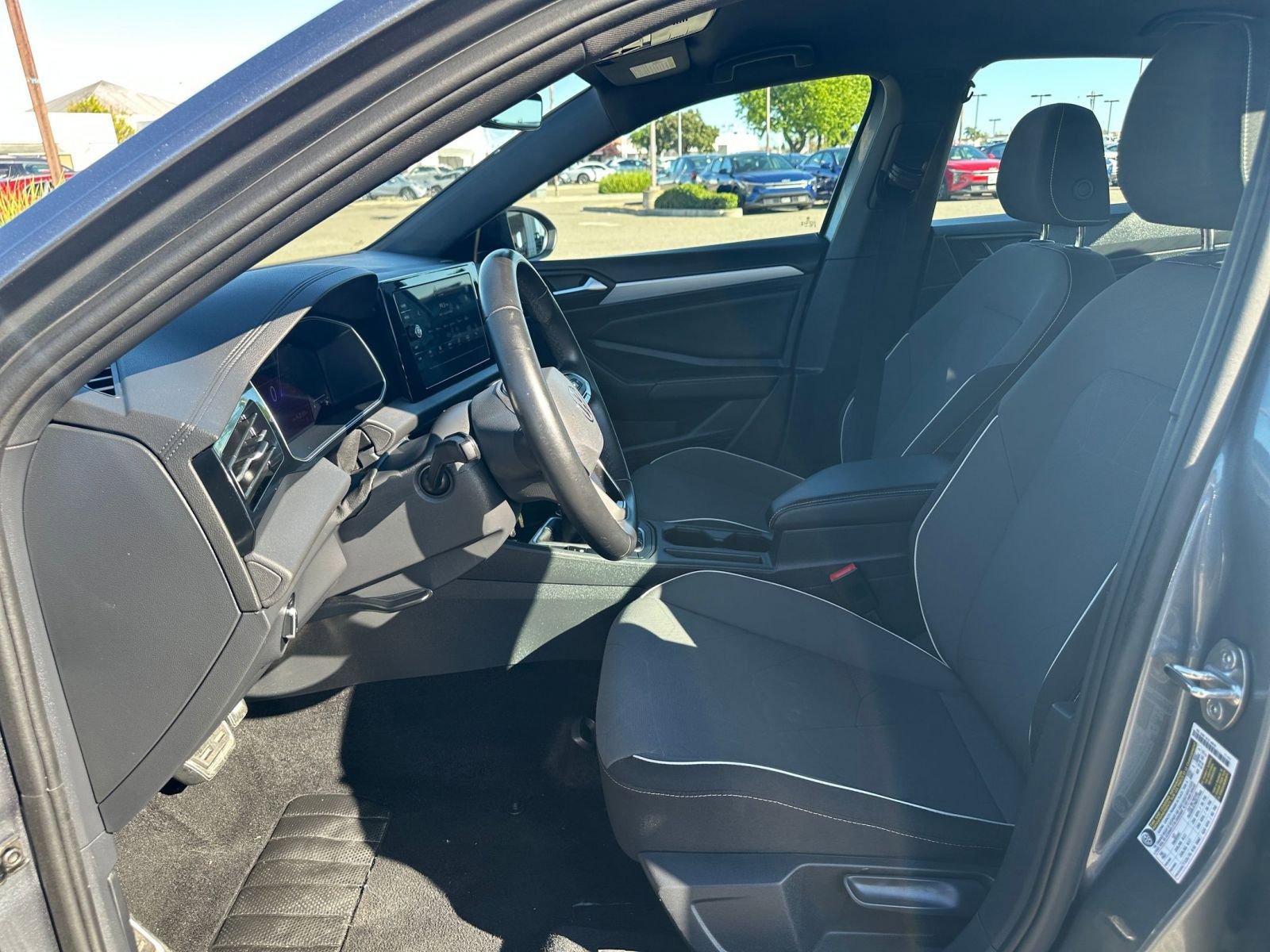 Thumbnail: 2025 Volkswagen Jetta - 27