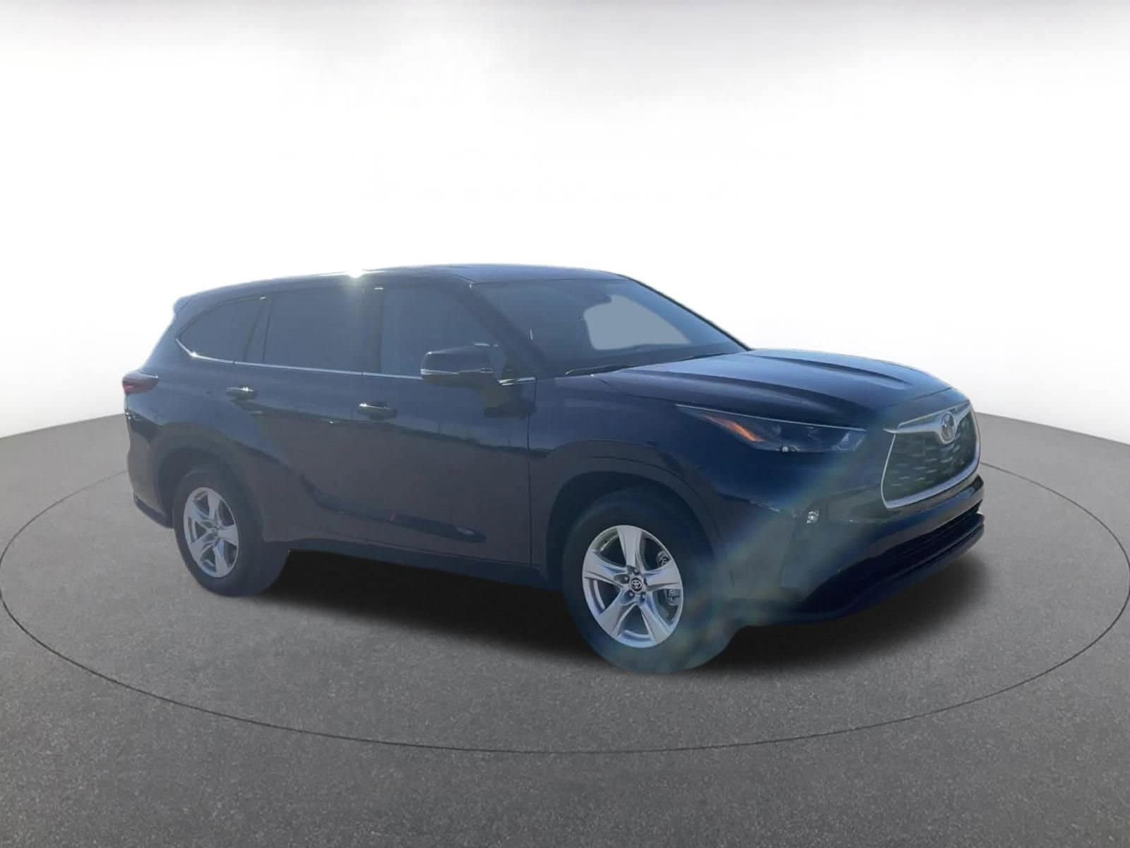 Thumbnail: 2025 Toyota Highlander - 2